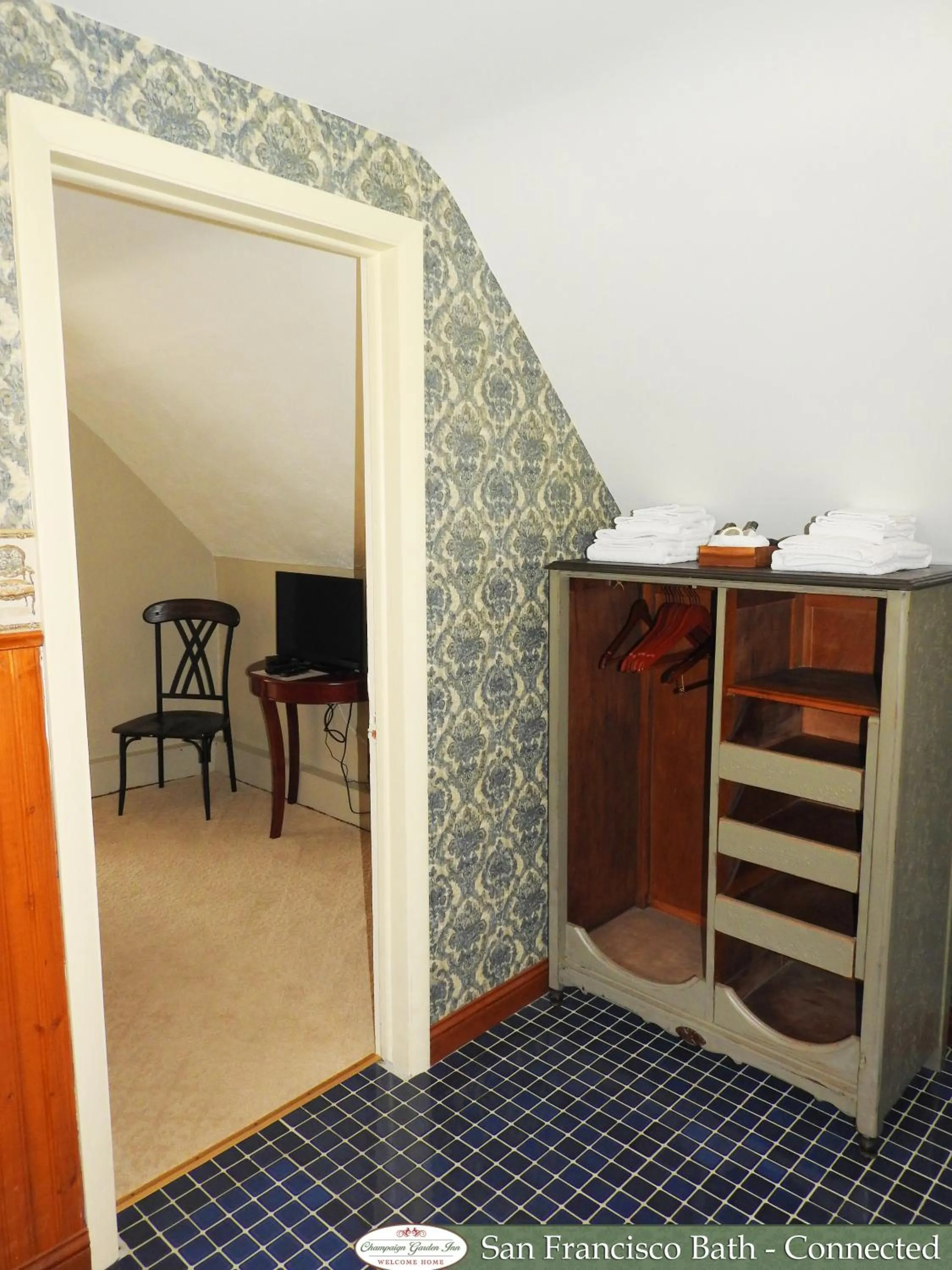 Bathroom in Champaign Garden Inn