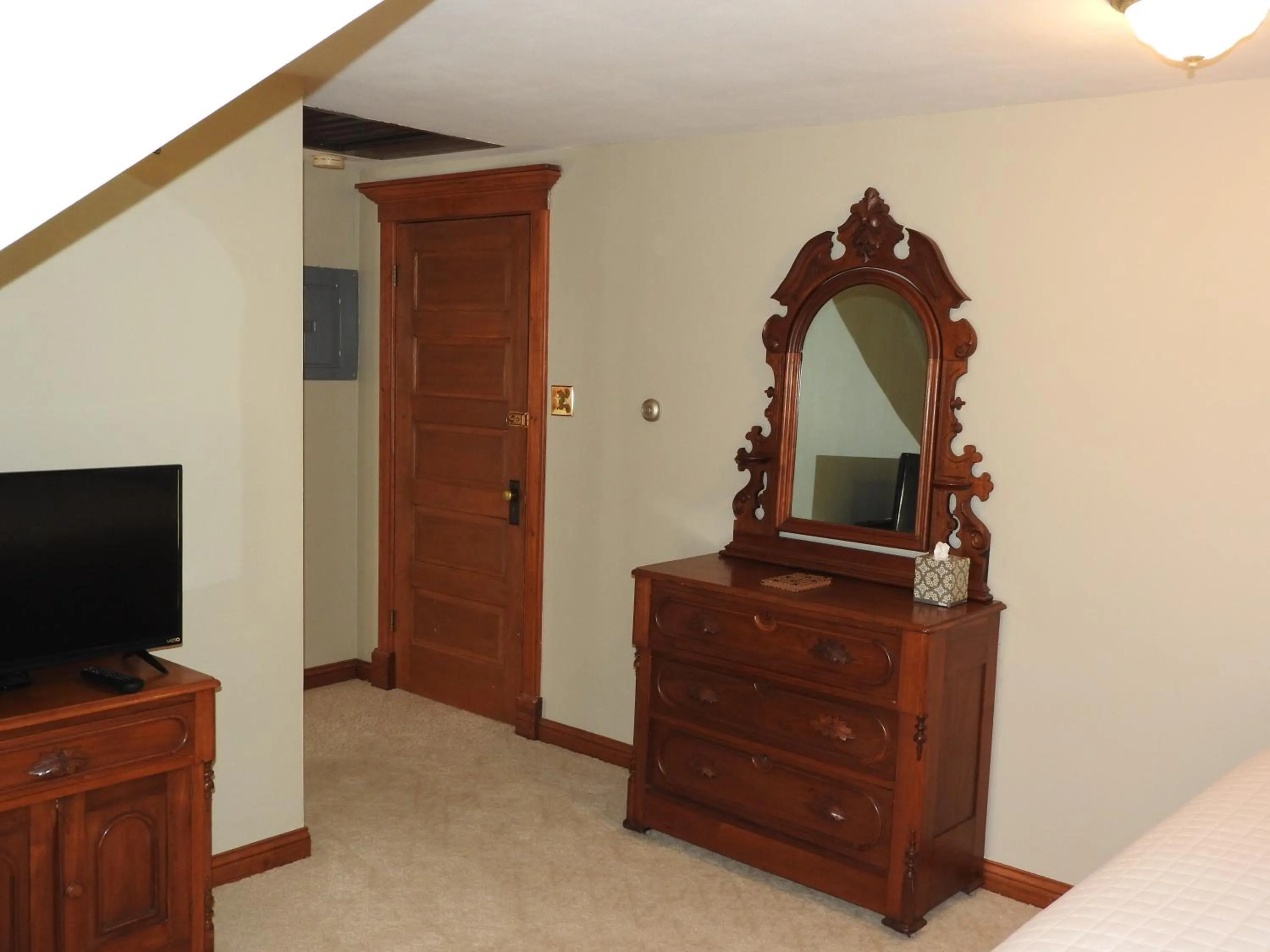 Decorative detail in Champaign Garden Inn