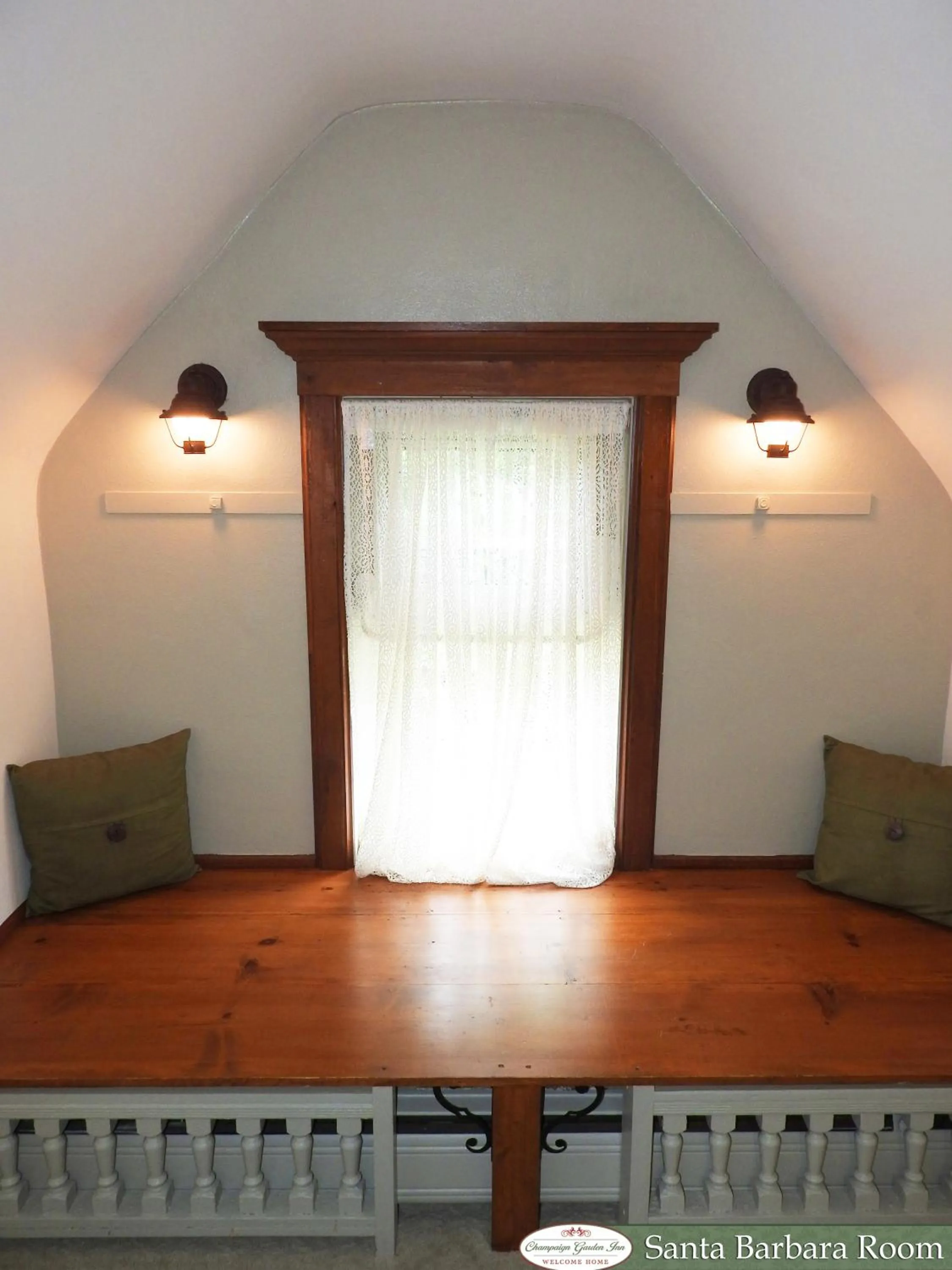 Decorative detail in Champaign Garden Inn