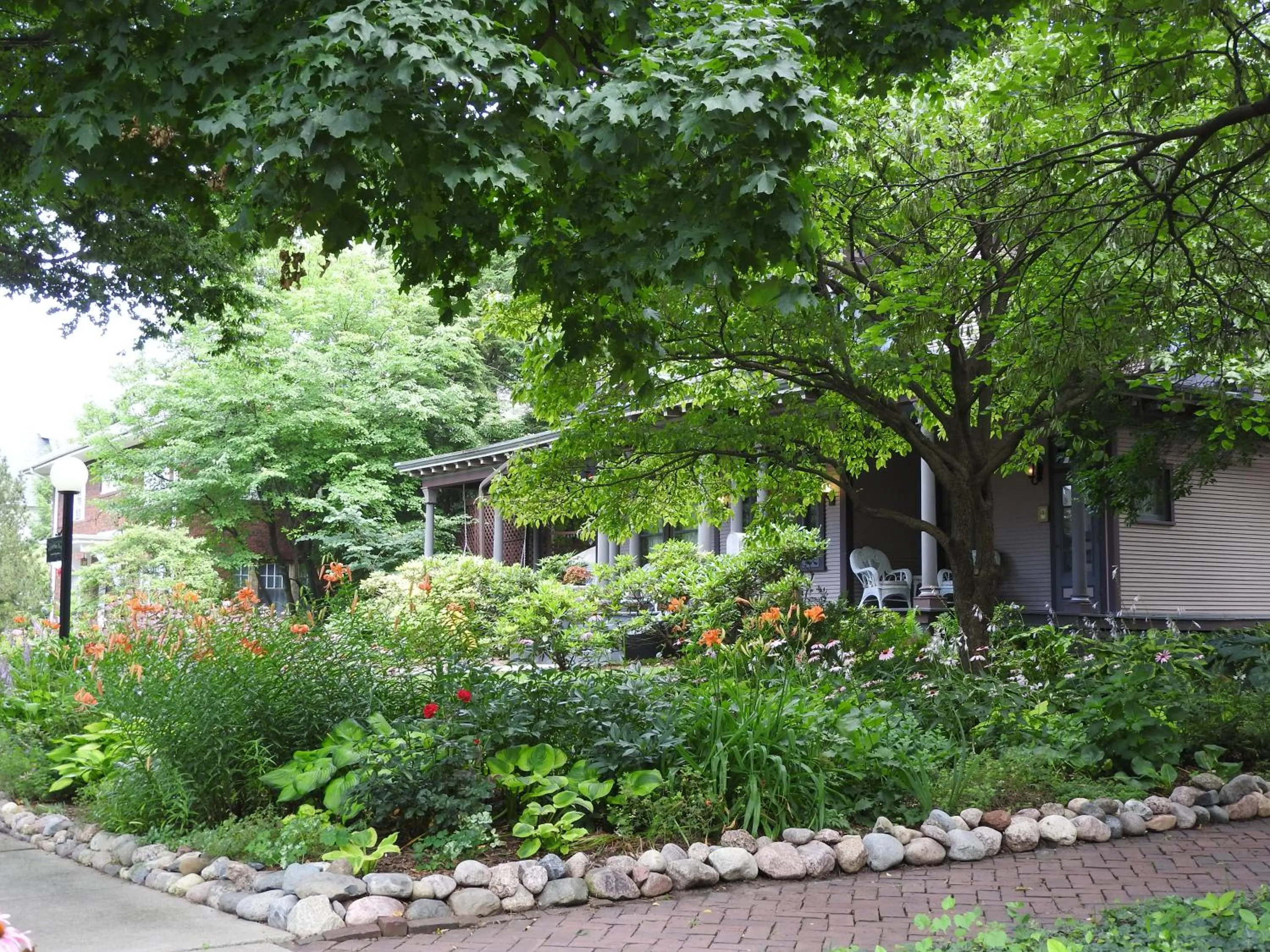 Garden in Champaign Garden Inn
