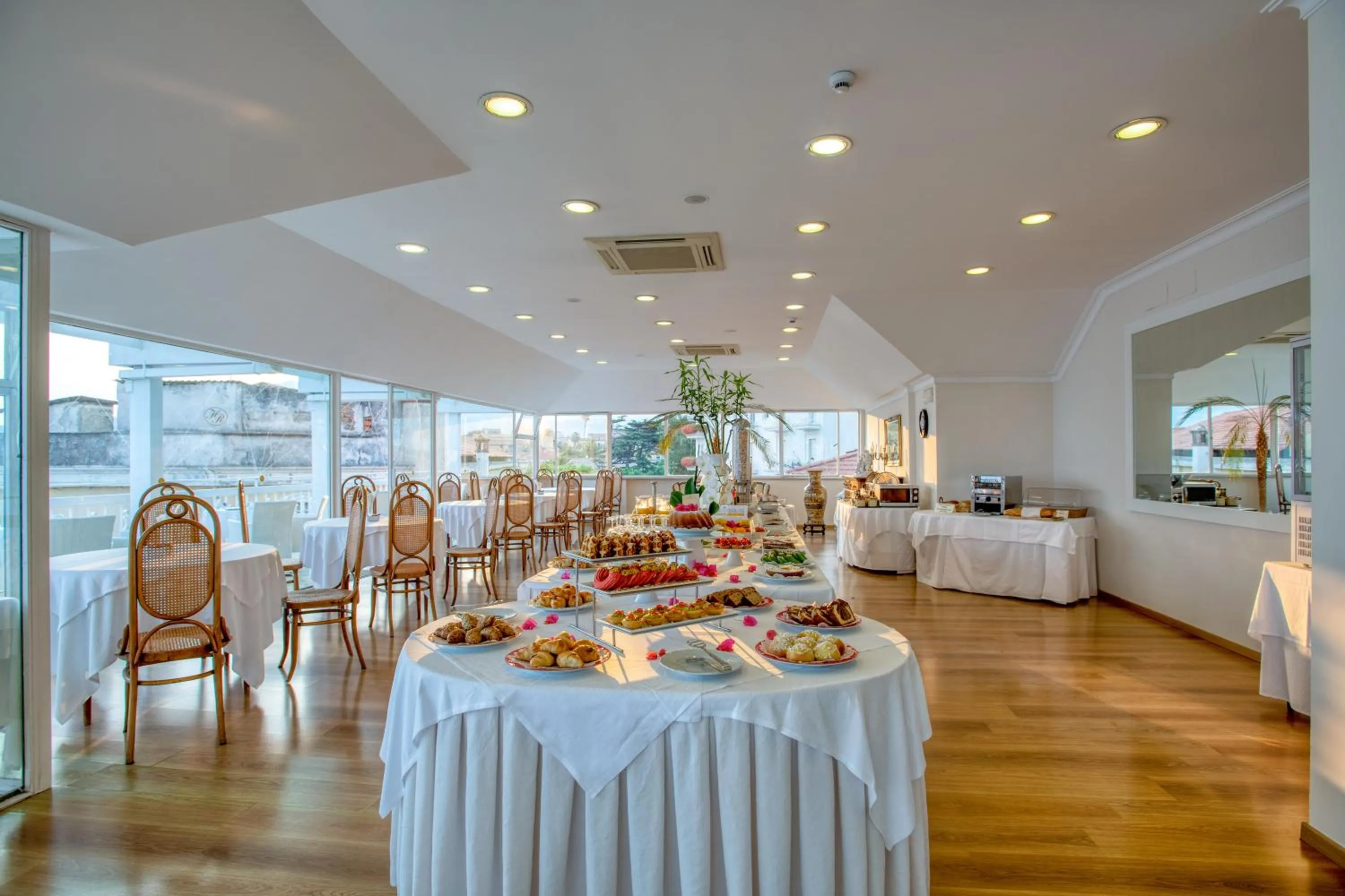 Buffet breakfast in Boutique Hotel Regina