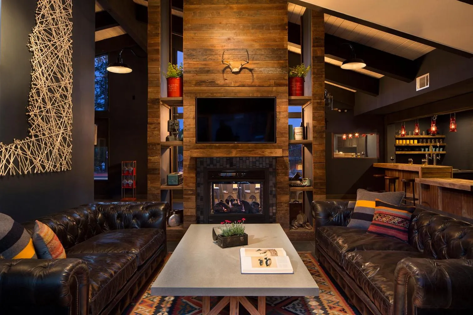Communal lounge/ TV room in Basecamp Tahoe City