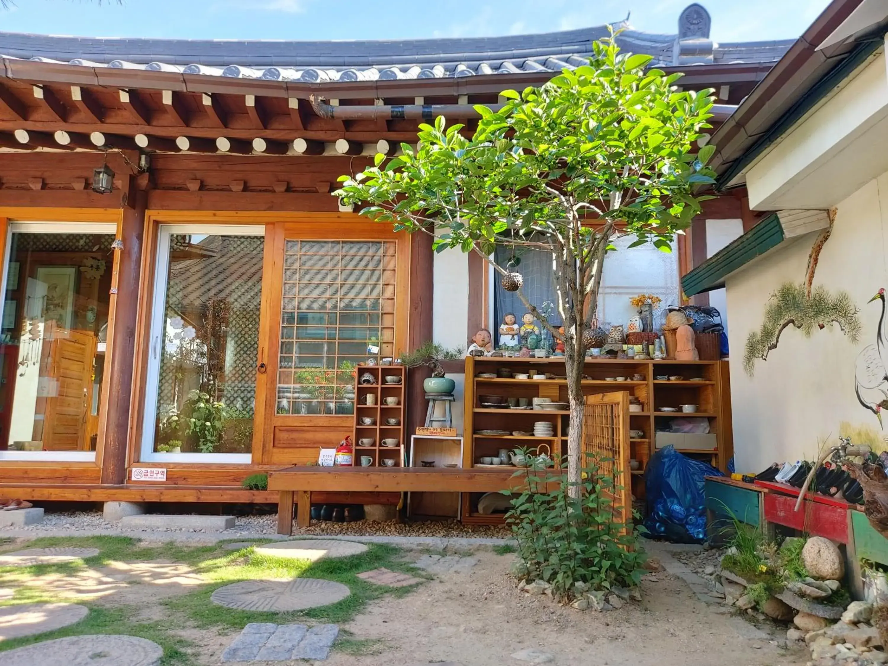 Family Room with Private Bathroom in The Blue Cradle Family Room with Private Bathroom in The Blue Cradle