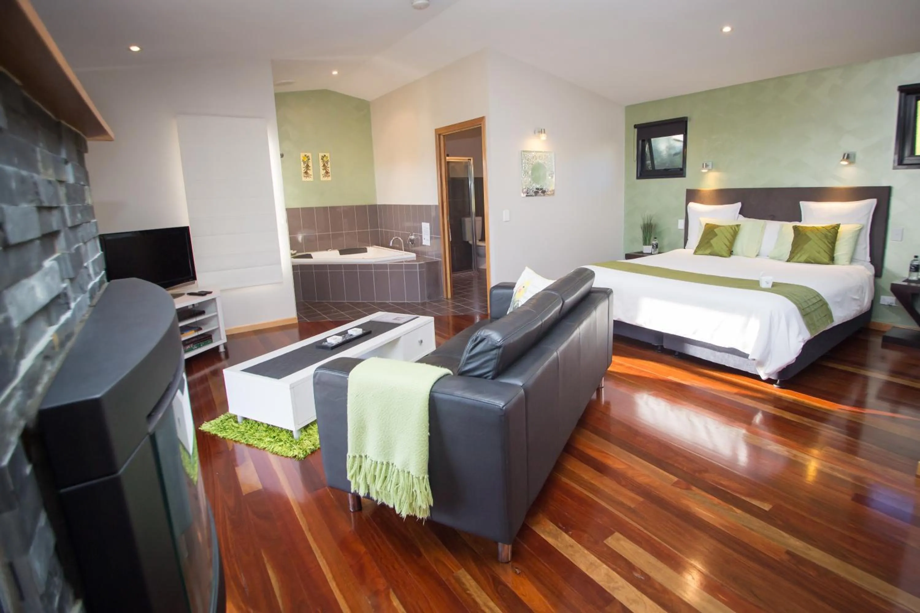 Bed in Blue Summit Cottages