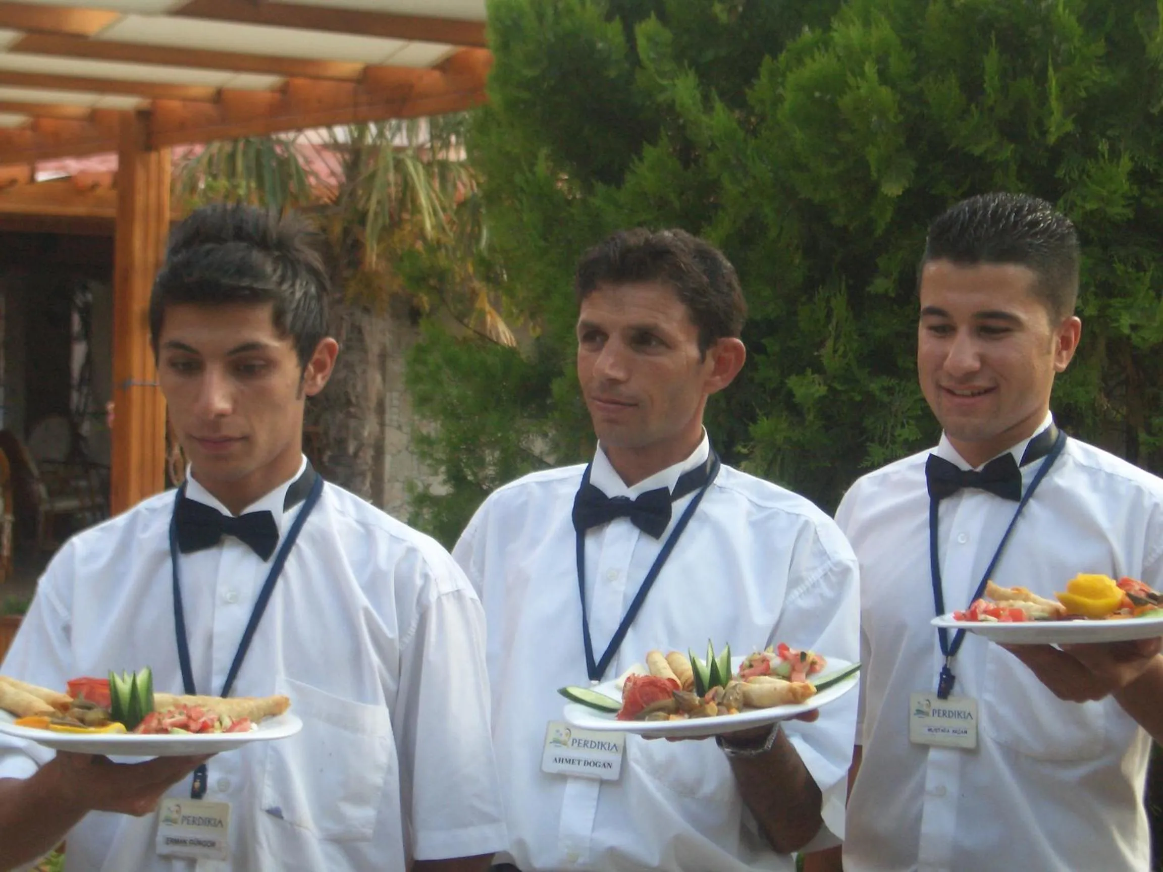 Restaurant/places to eat in Perdikia Beach