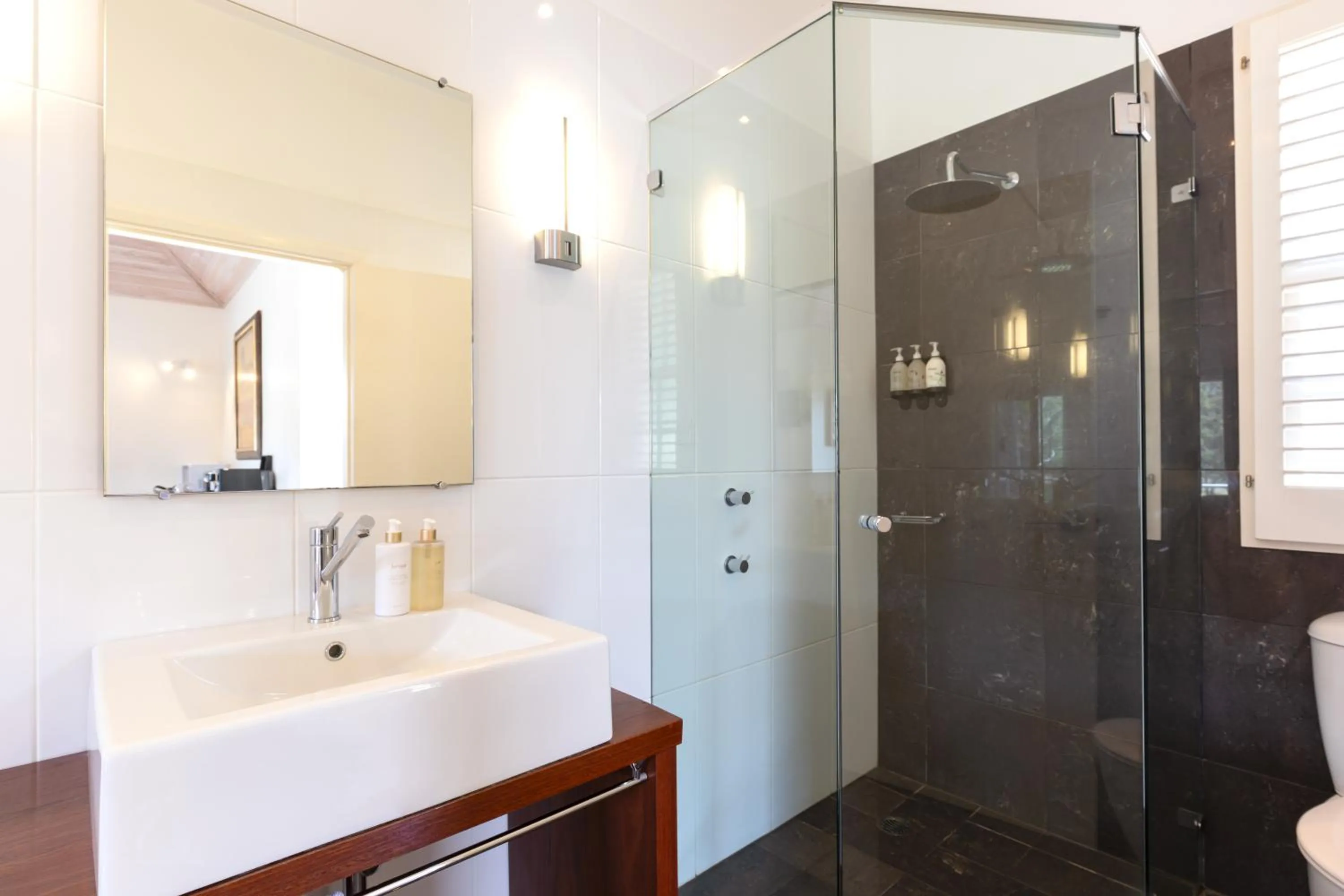 Shower in Brokenback Views Country Estate Hunter Valley