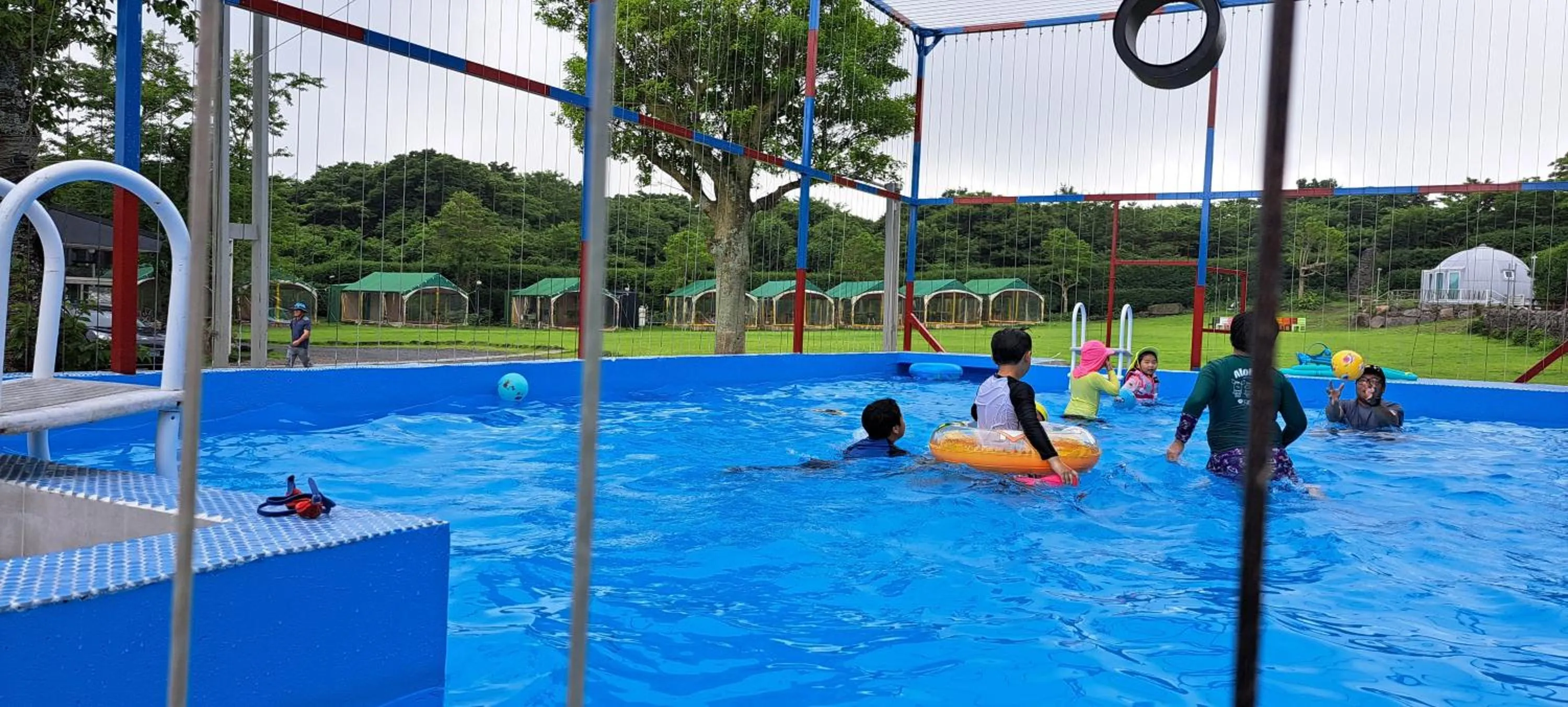 Swimming pool in Jeju Best Hill