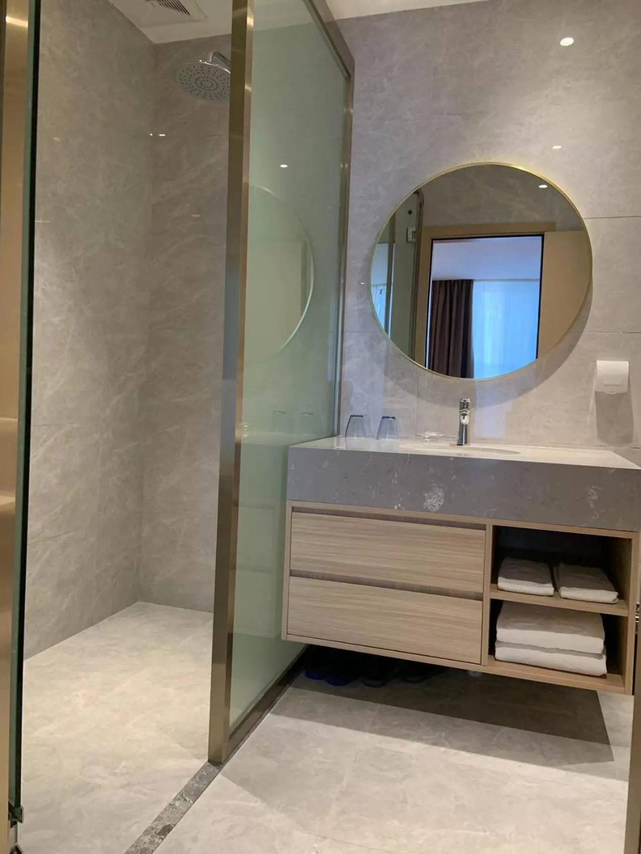 Shower in Guangzhou Fangyuan Hotel