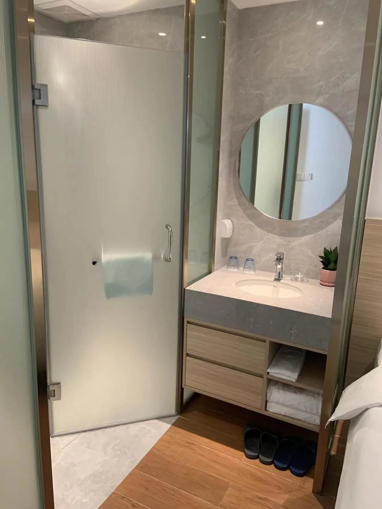 Shower in Guangzhou Fangyuan Hotel