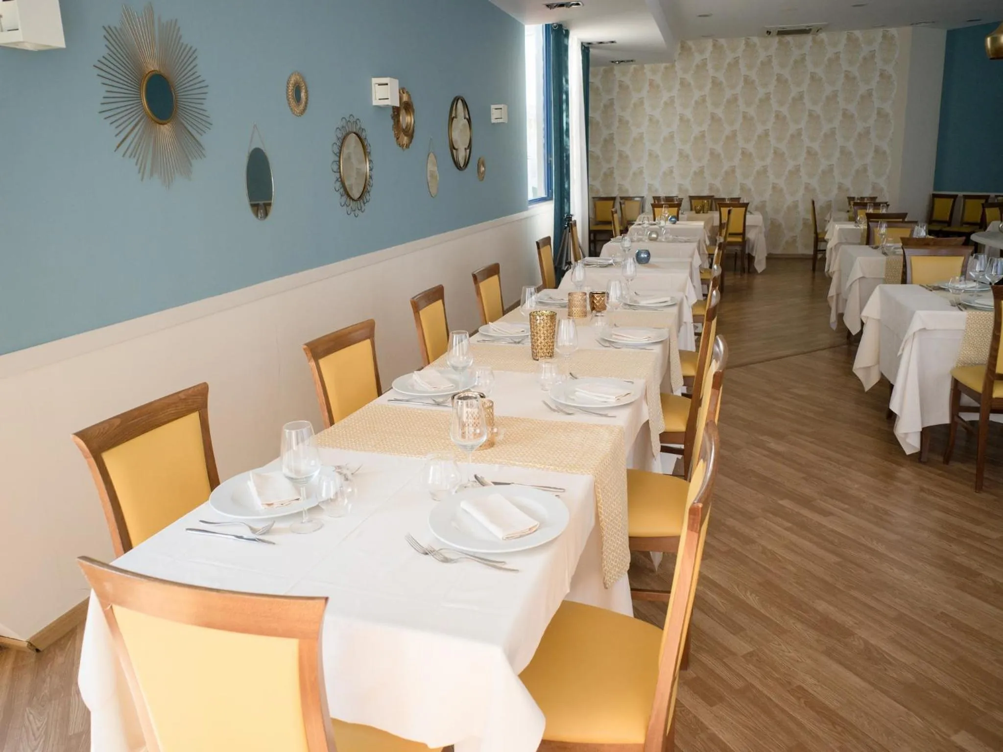 Lunch in Hotel Select