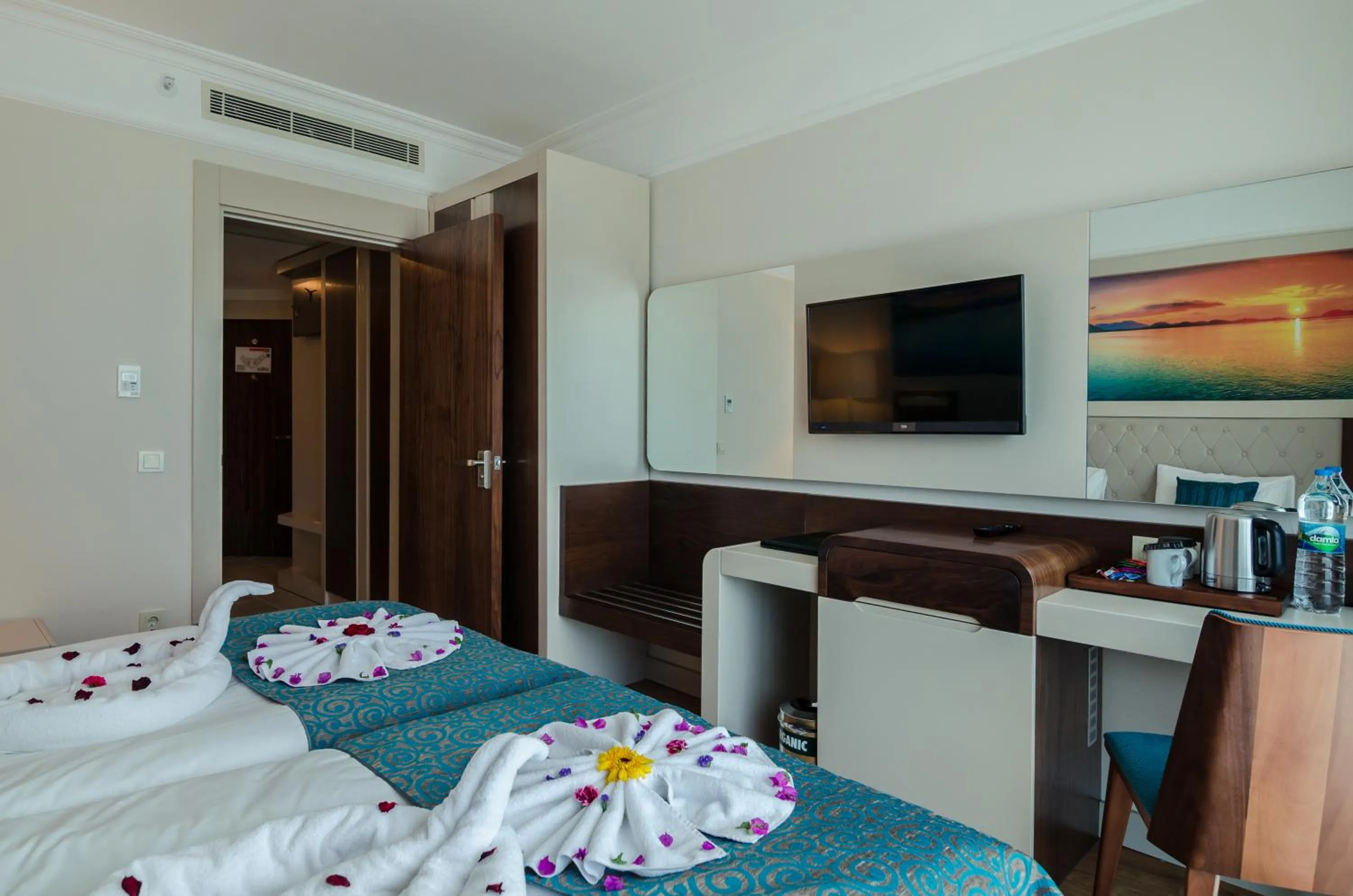 Decorative detail, Bed in The Lumos Deluxe Resort Hotel & Spa