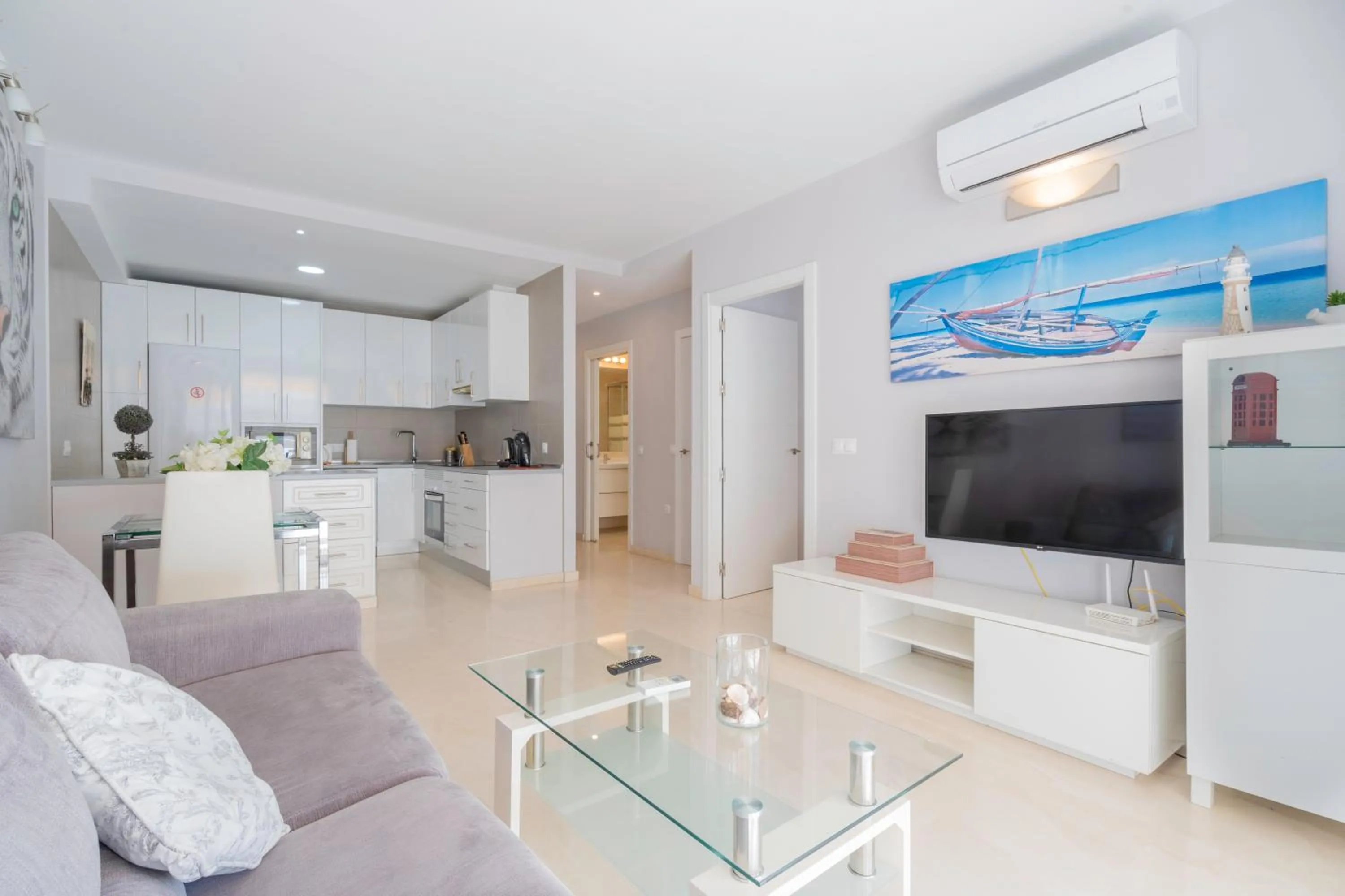 Living room in Apartamentos Castillo by Sur Suites