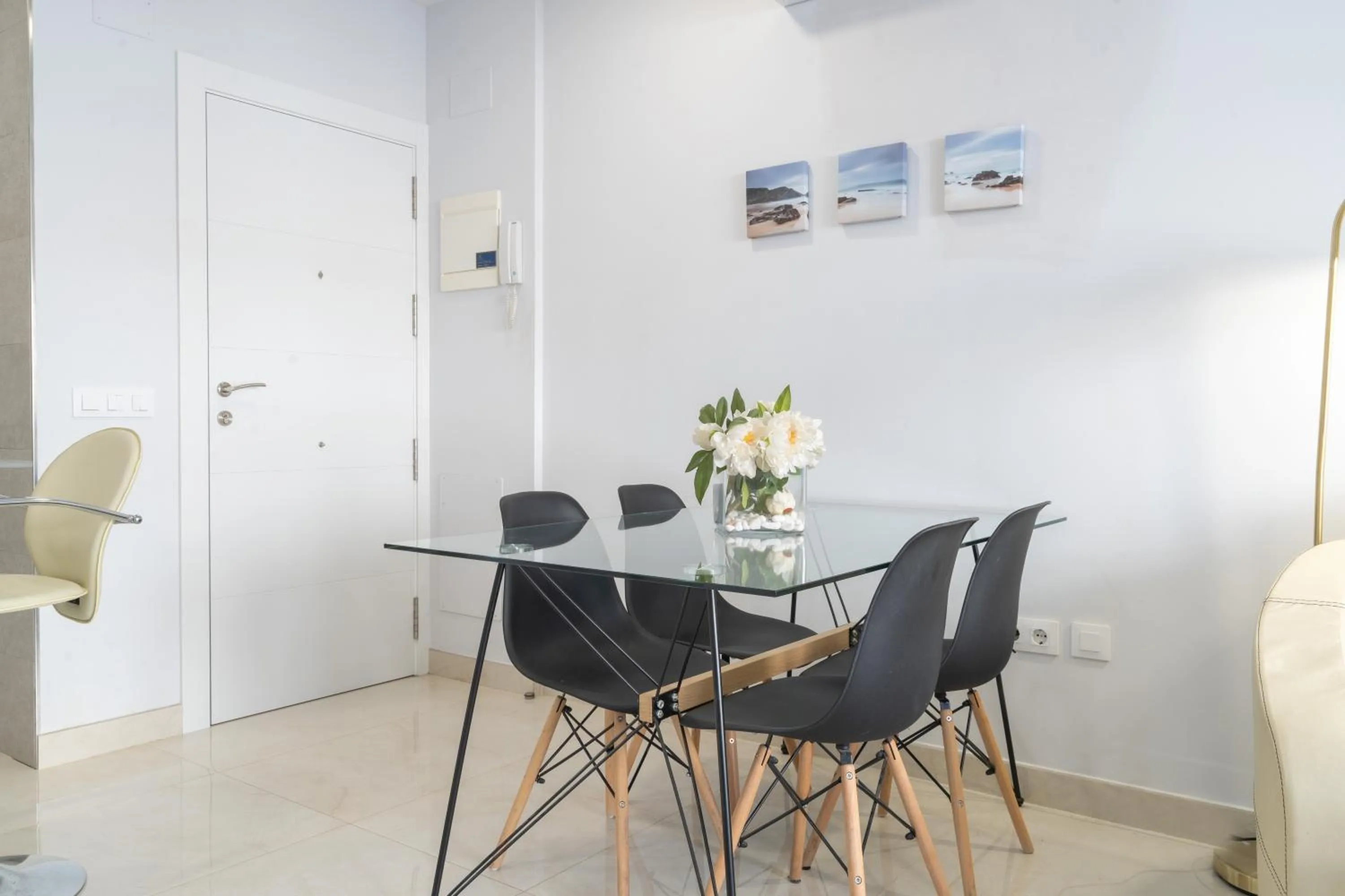 Dining area in Apartamentos Castillo by Sur Suites