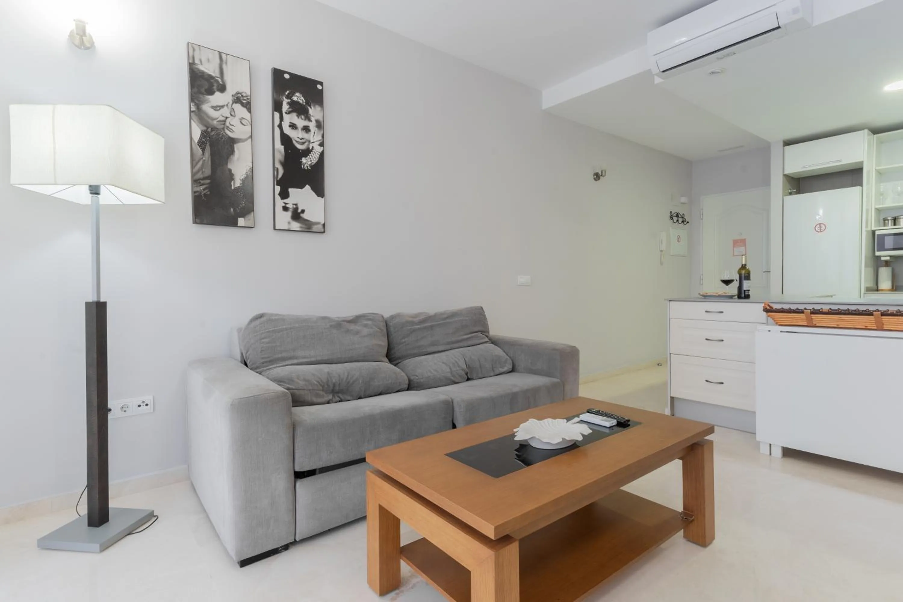 Living room in Apartamentos Castillo by Sur Suites