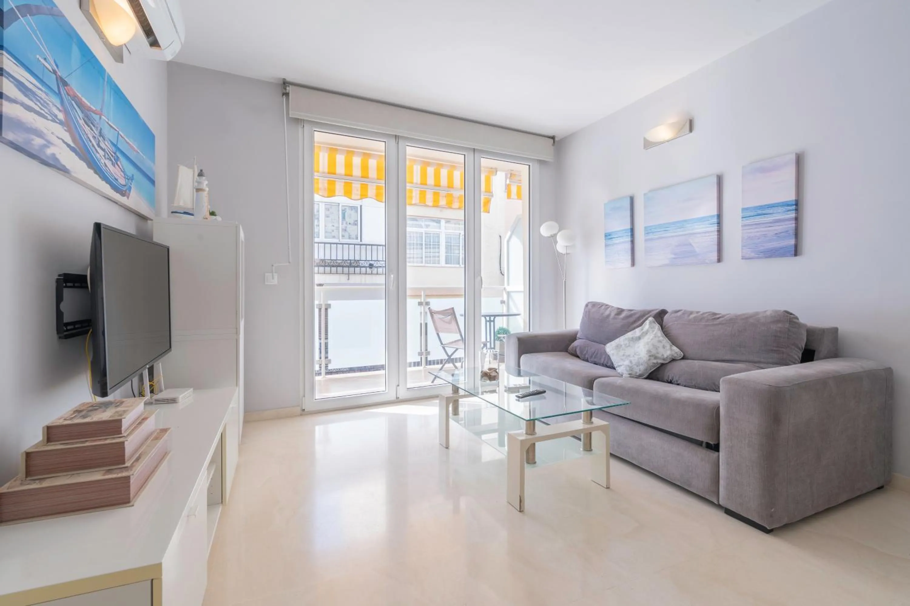 Seating area in Apartamentos Castillo by Sur Suites