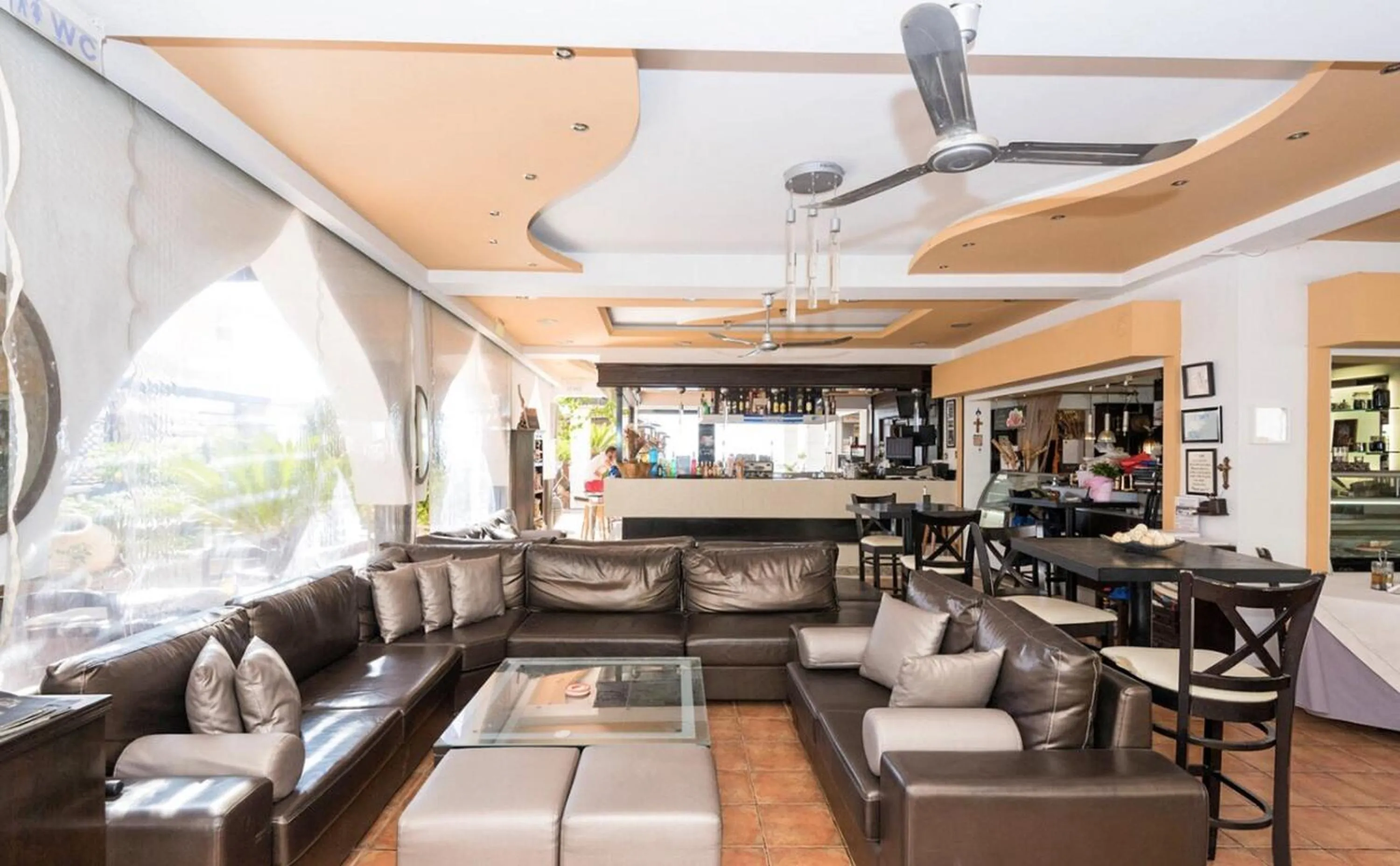 Lounge or bar in Coralli Apartments