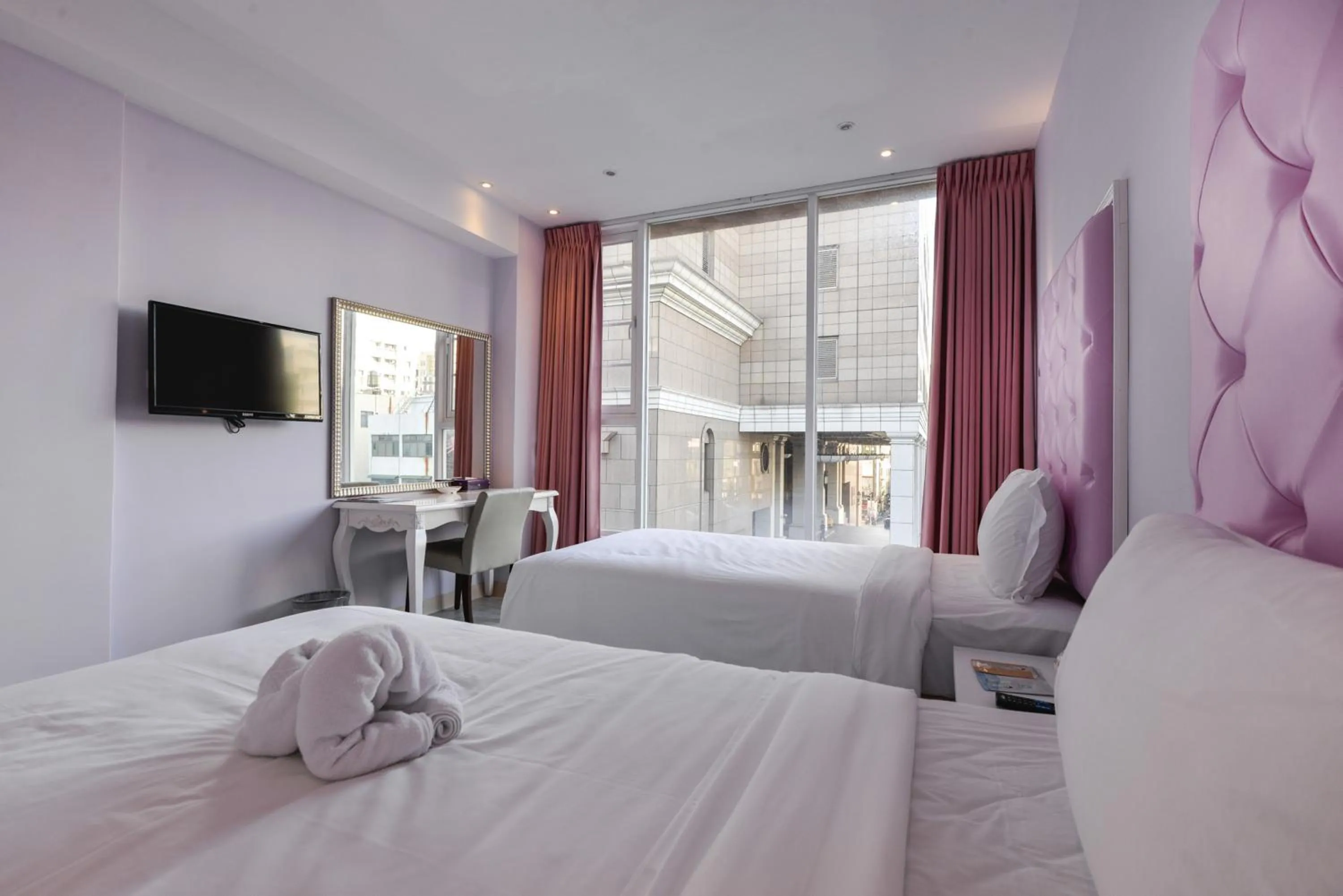 Bedroom, Bed in Lion King Hotel