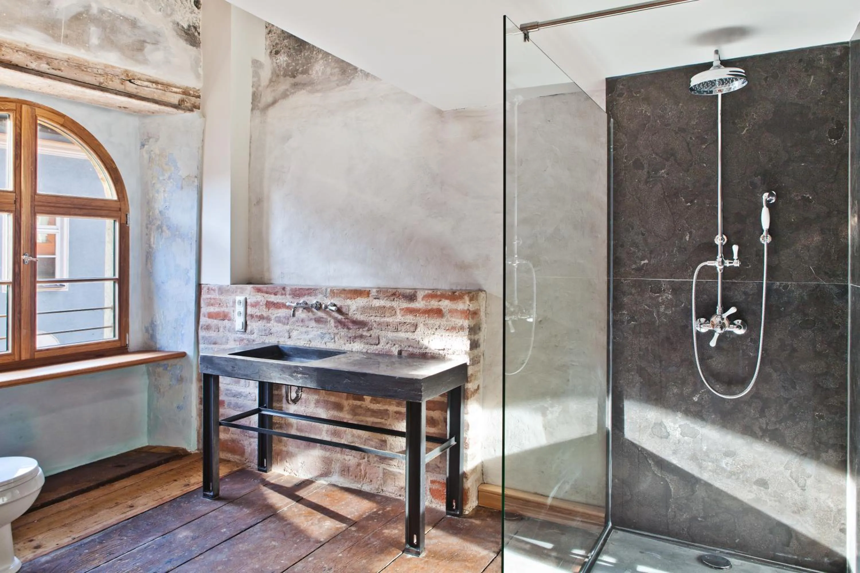 Bathroom in Hotel David an der Donau