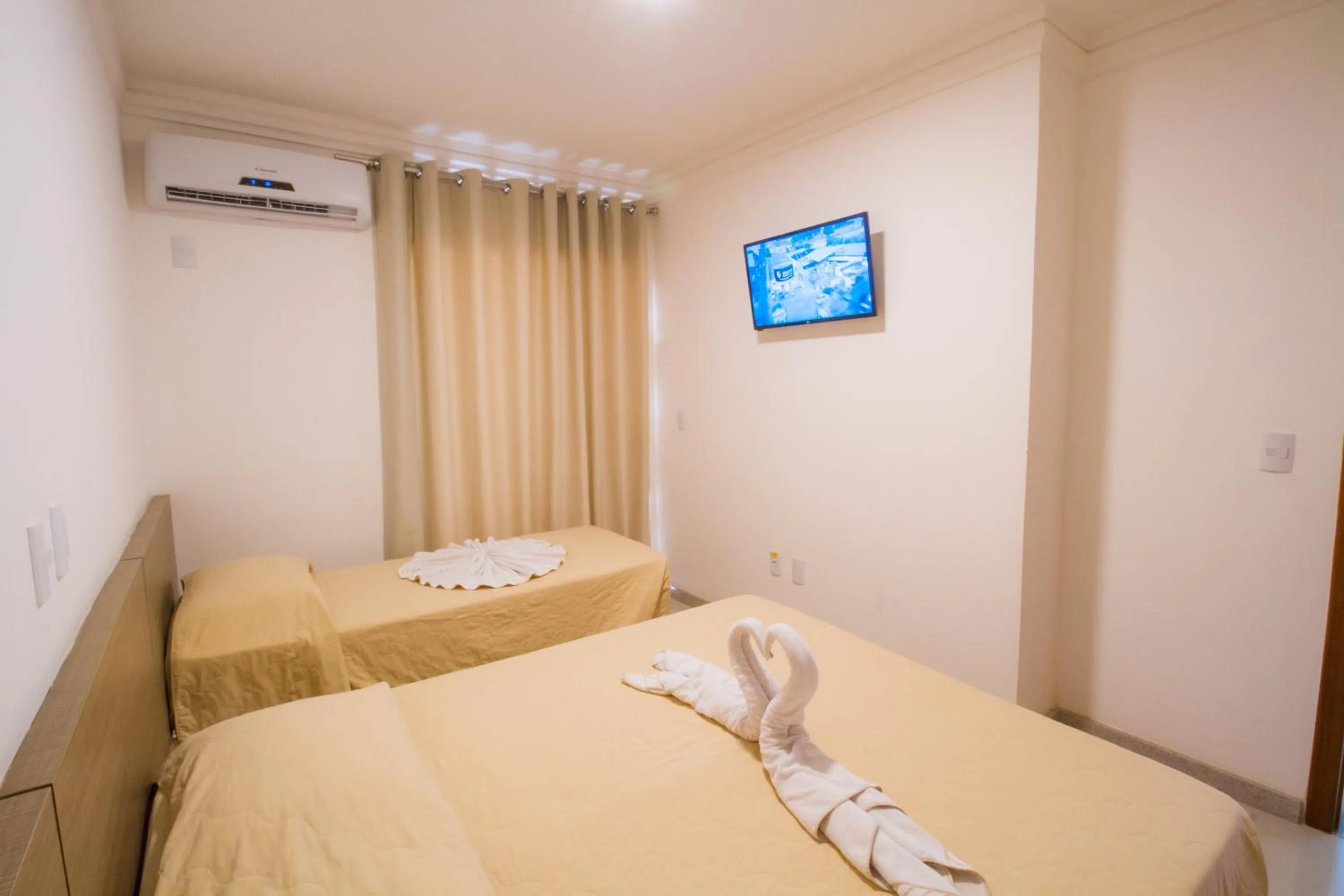 Bedroom, Bed in Portal Ville - Rede Soberano