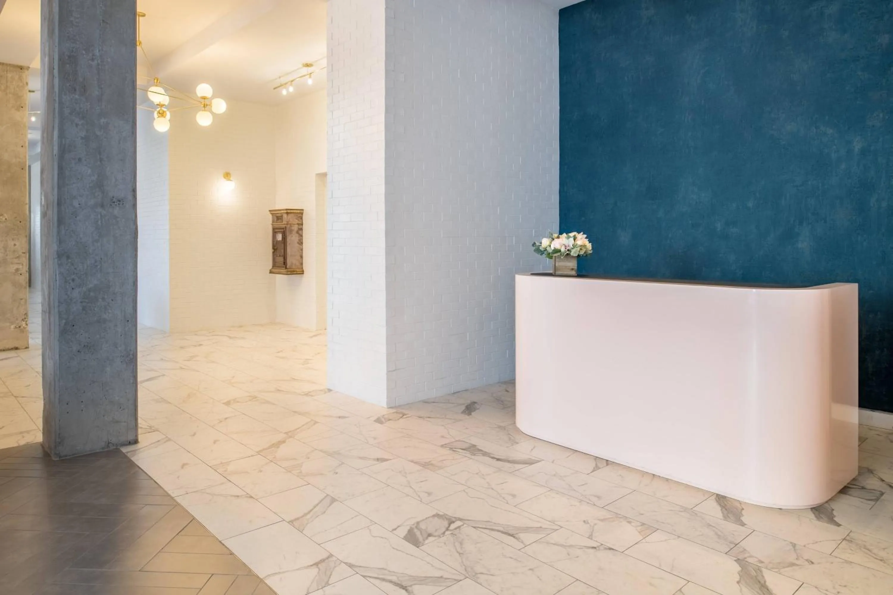 Lobby or reception in The Hi-Lo, Autograph Collection