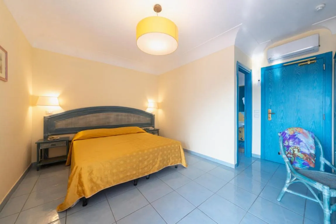 Bed in Hotel Terme Zi Carmela