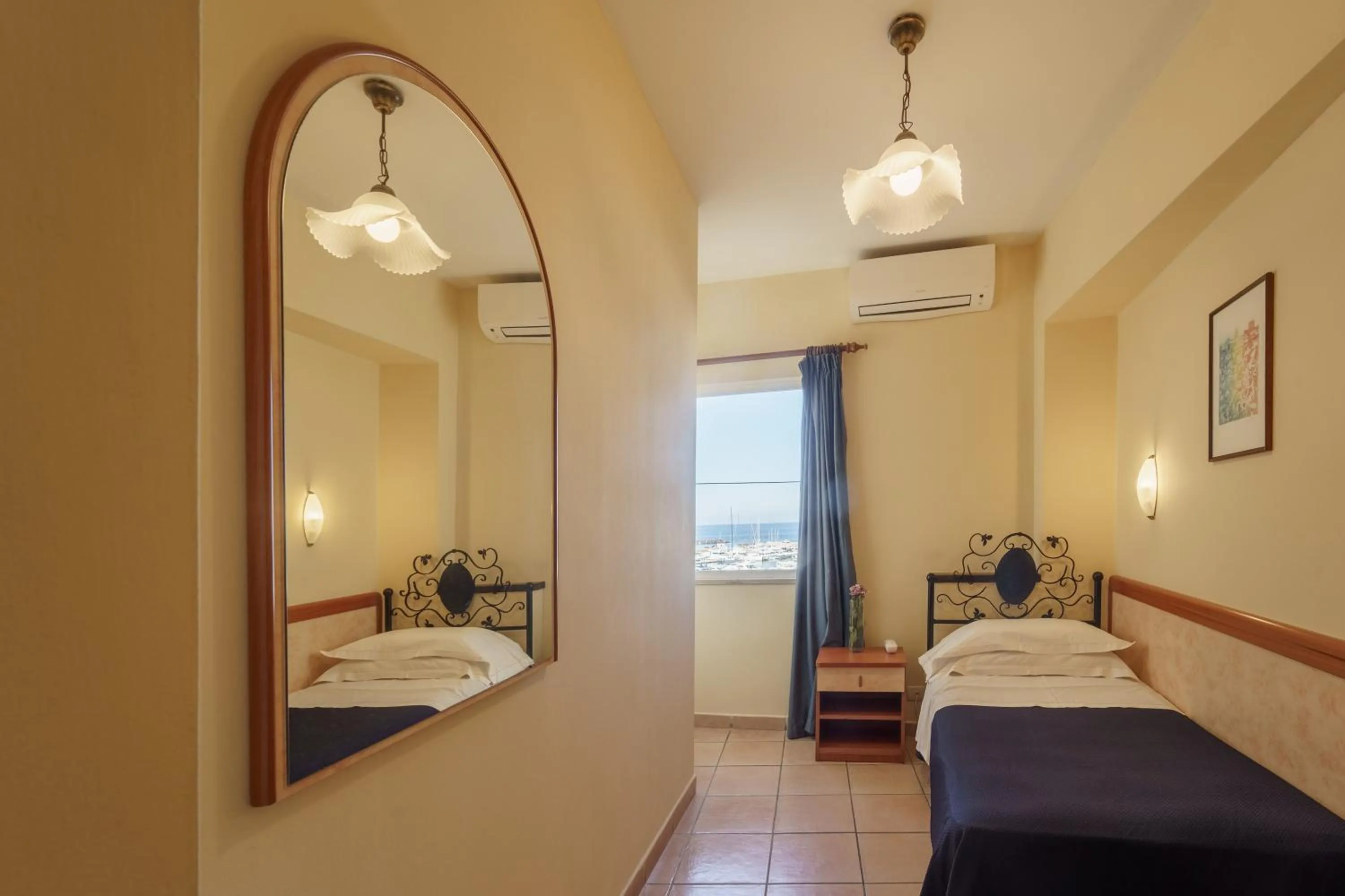 Bed in Hotel Terme Zi Carmela