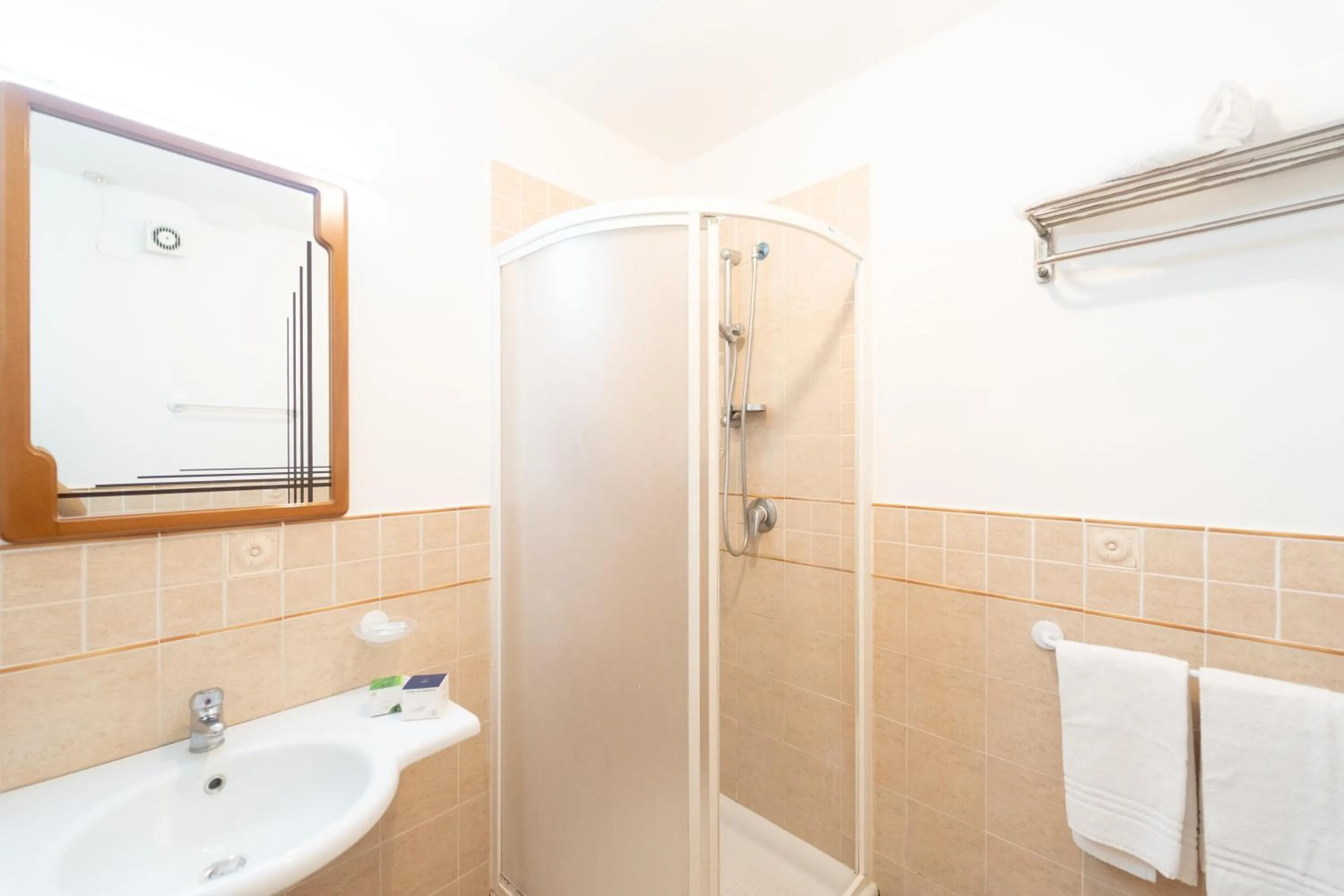 Shower in Hotel Terme Zi Carmela