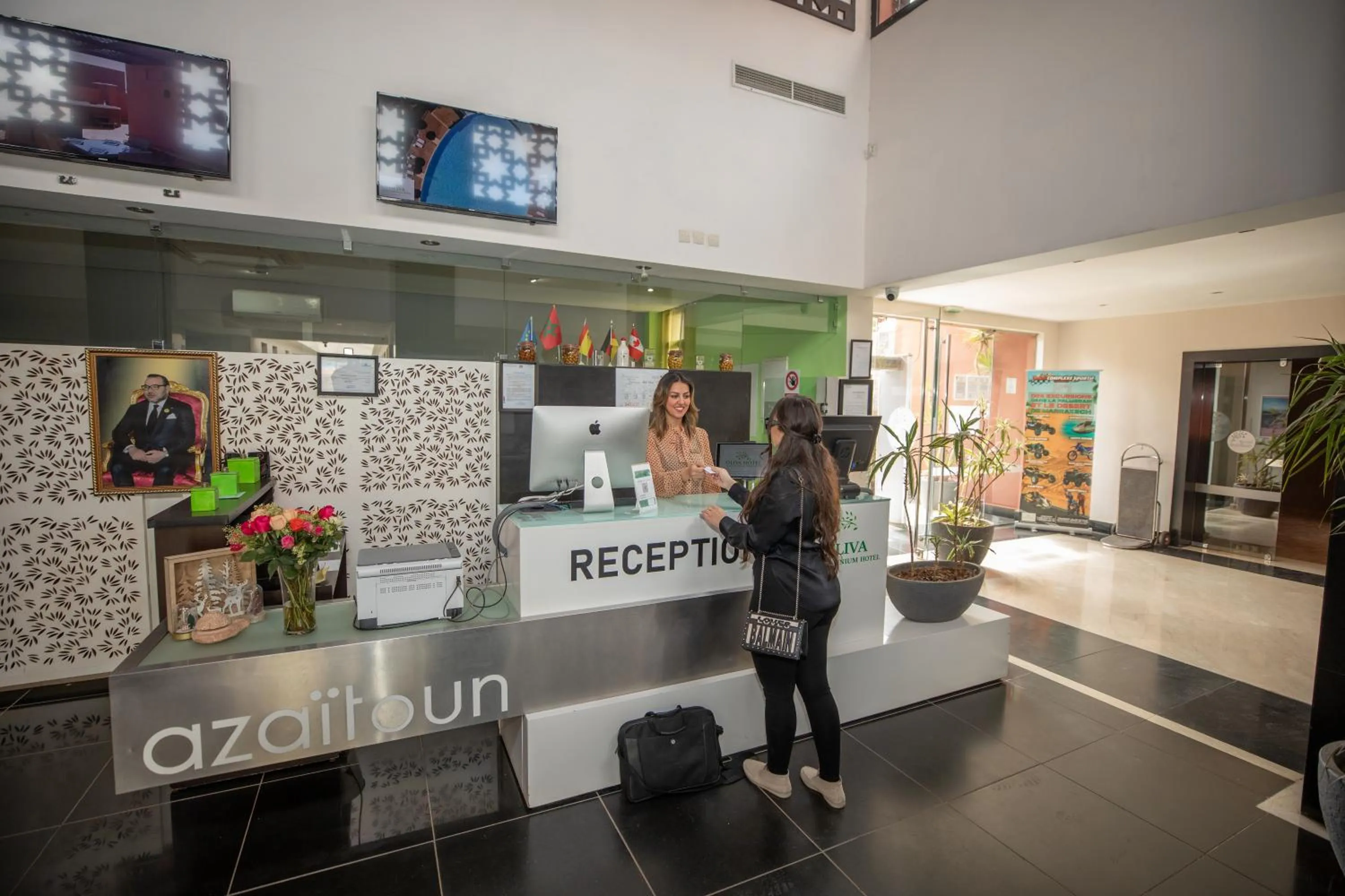 People in Oliva Hotel Condominium Marrakech