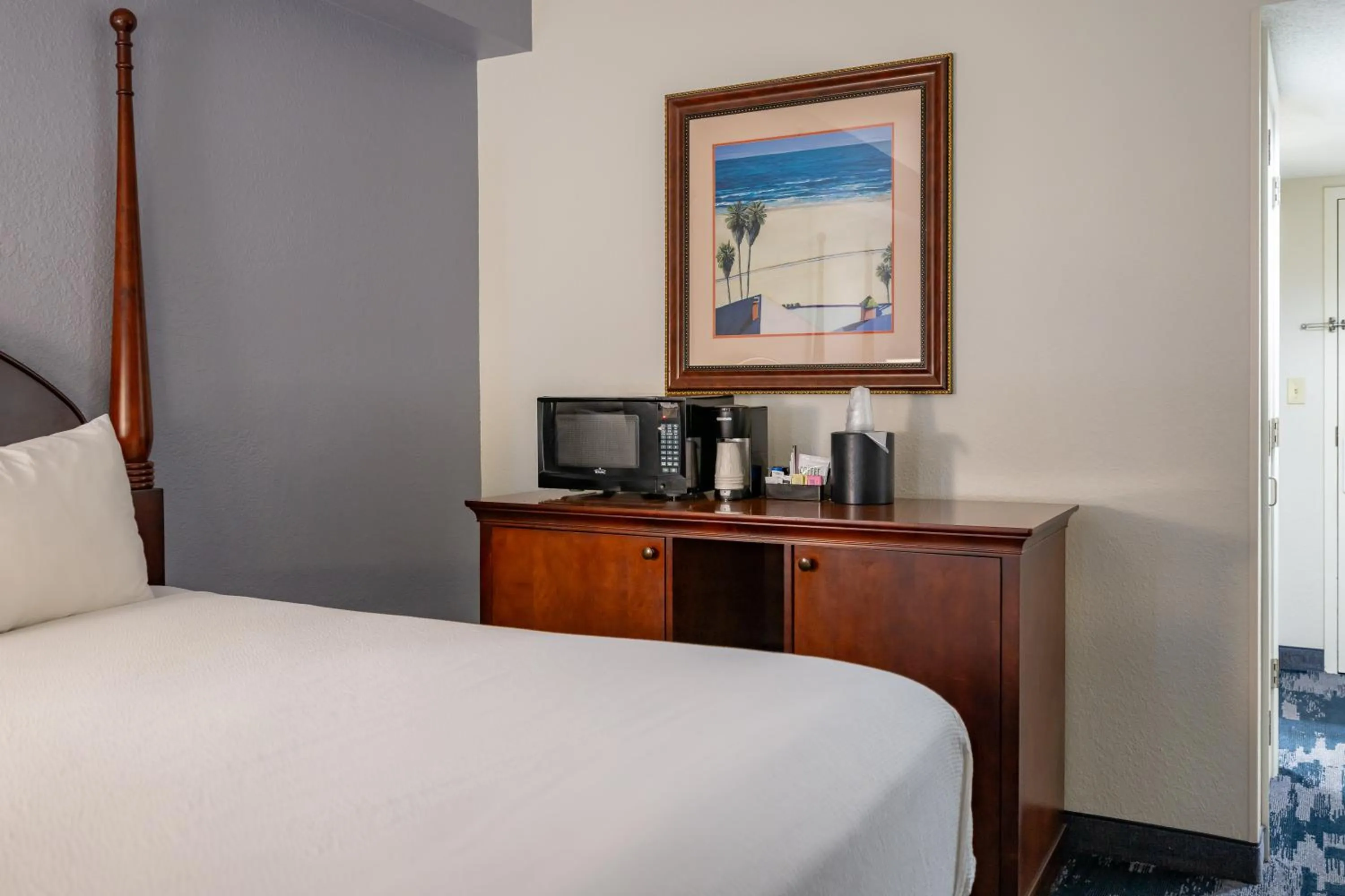 Coffee/tea facilities, Bed in SummerPlace Inn