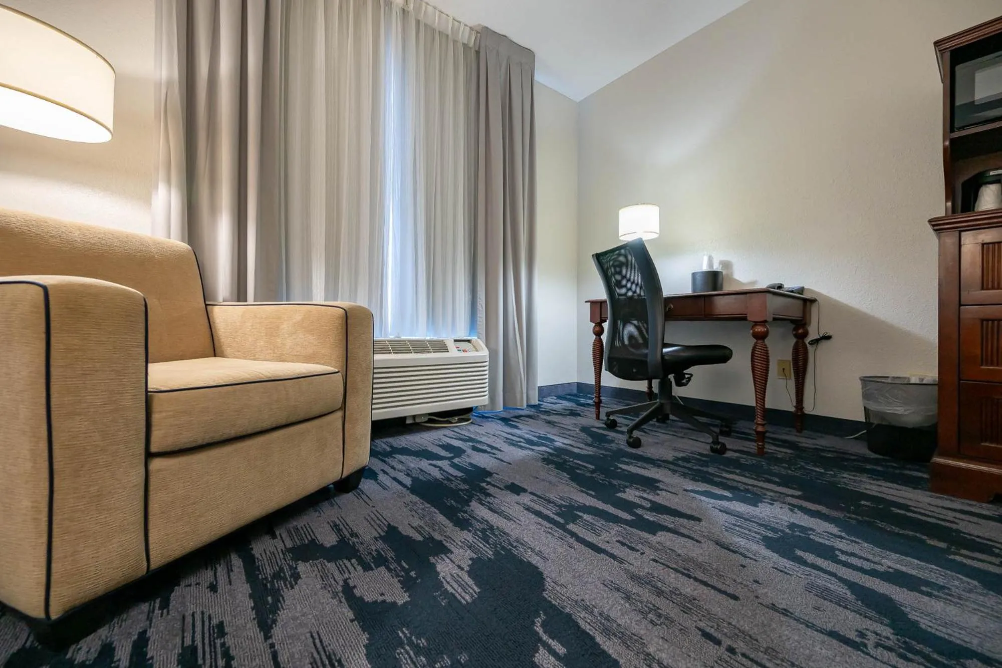 Bedroom in SummerPlace Inn