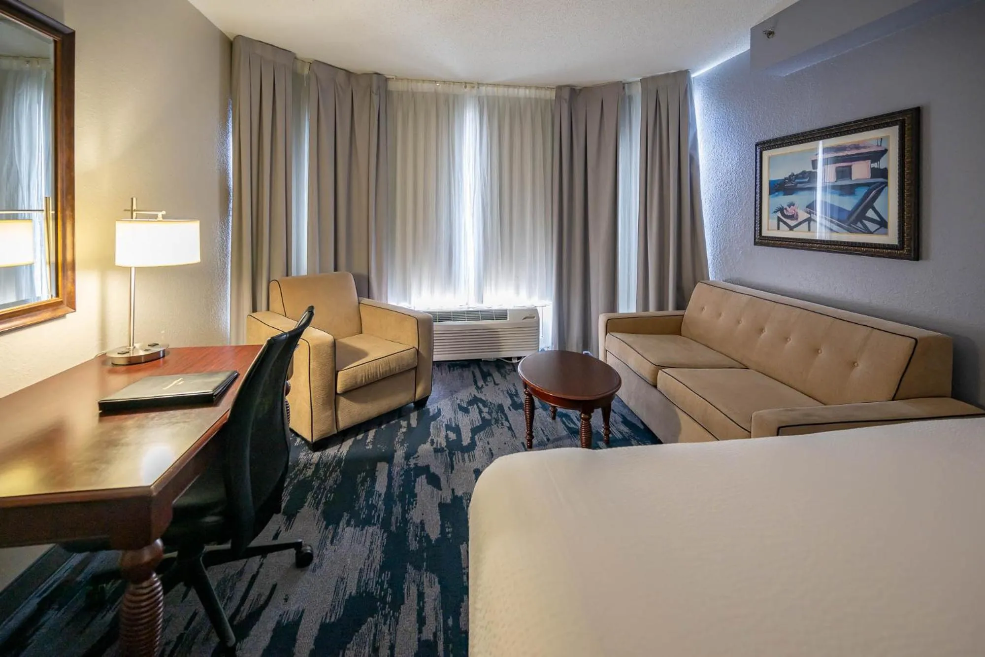 Living room in SummerPlace Inn