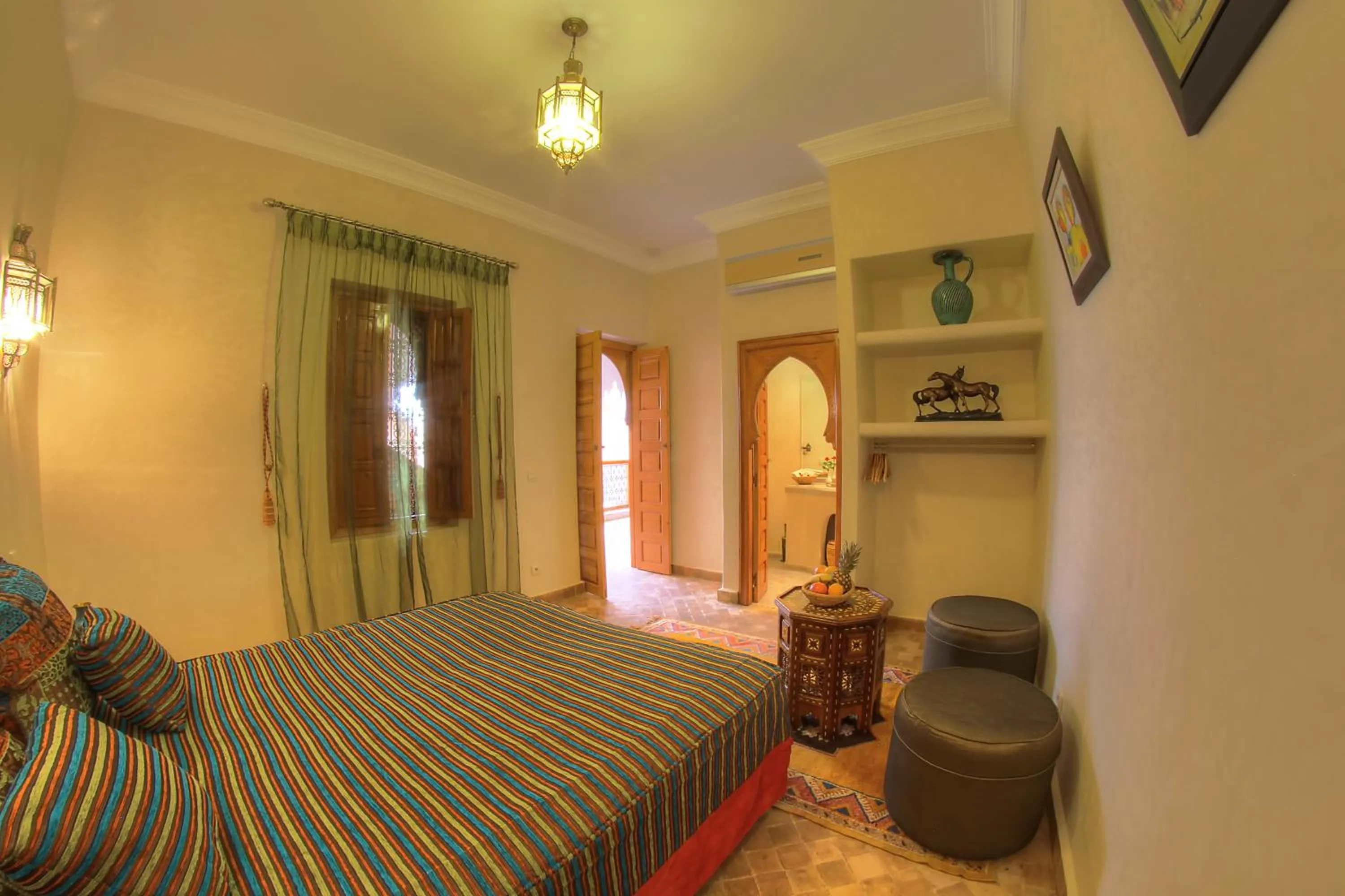 Photo of the whole room, Bed in Dar Tasnime