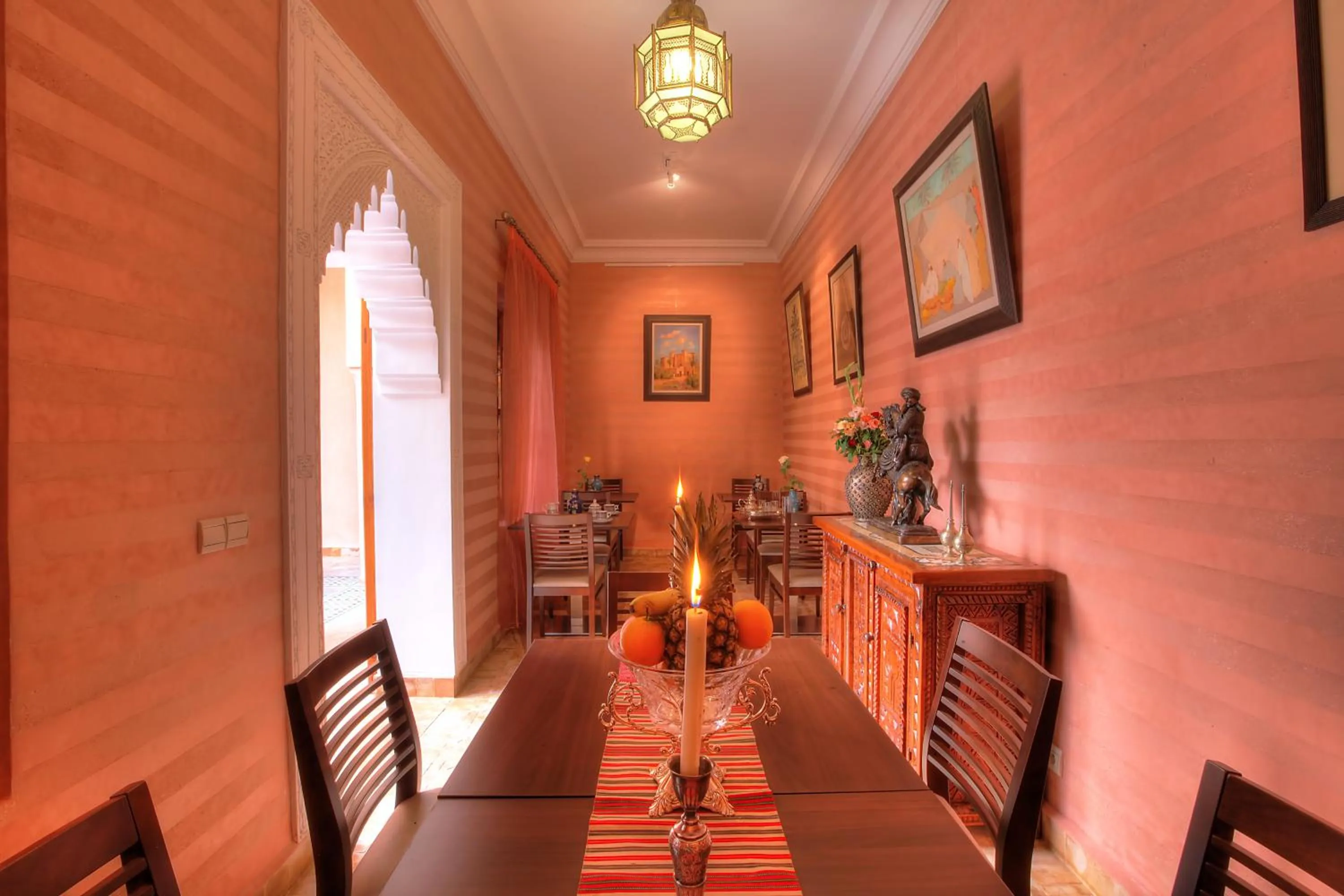 Restaurant/places to eat in Dar Tasnime