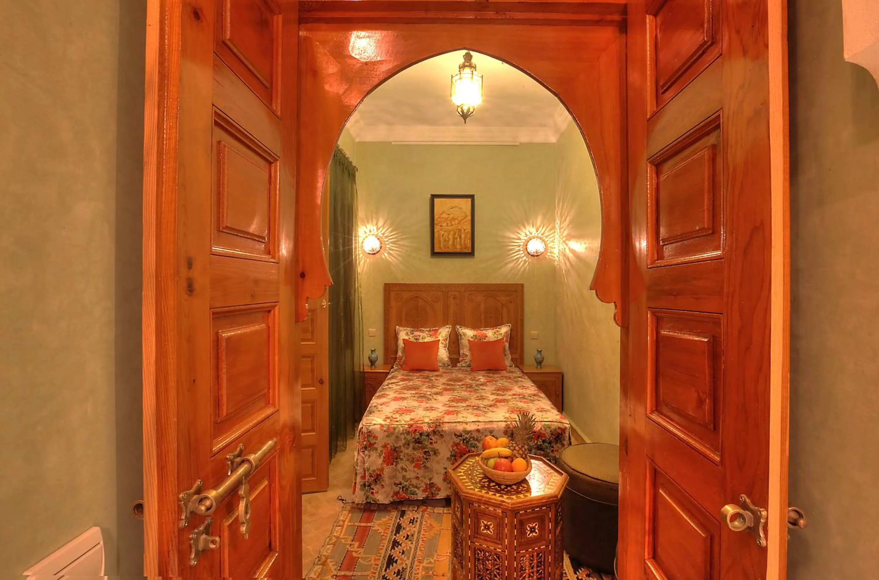 Photo of the whole room, Bed in Dar Tasnime