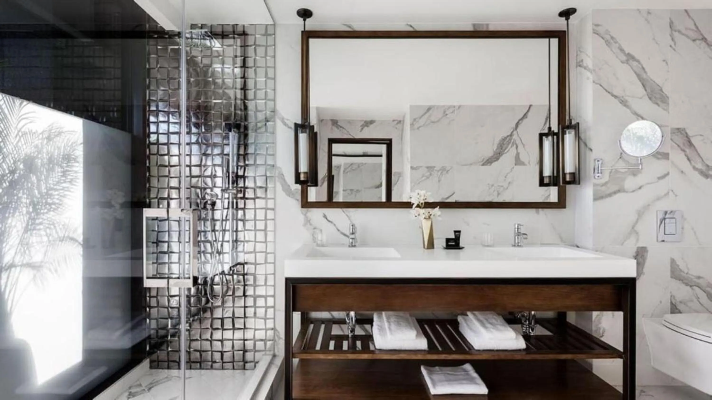 Bathroom in Dream Hollywood, by Hyatt