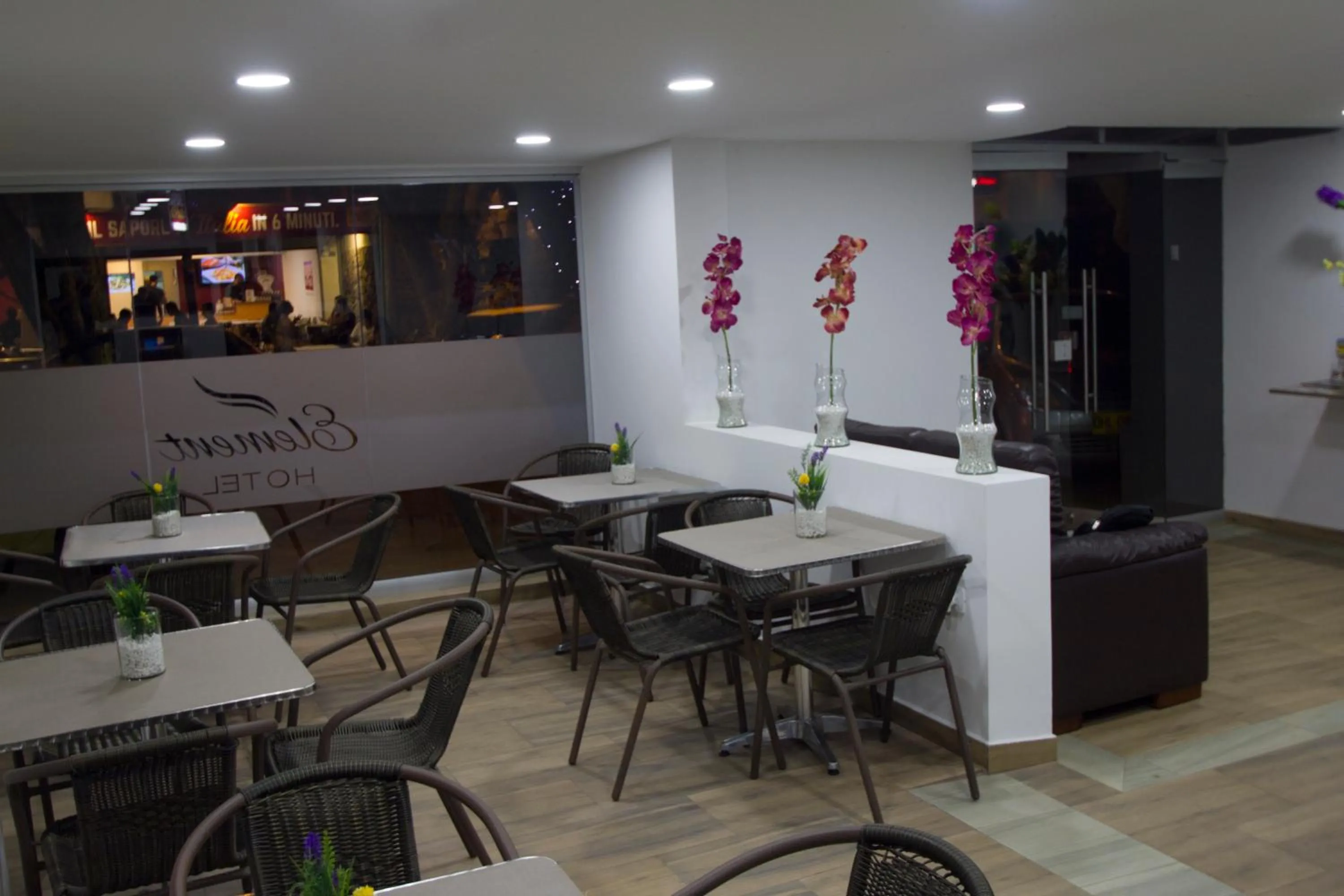 Lounge or bar in Element Hotel