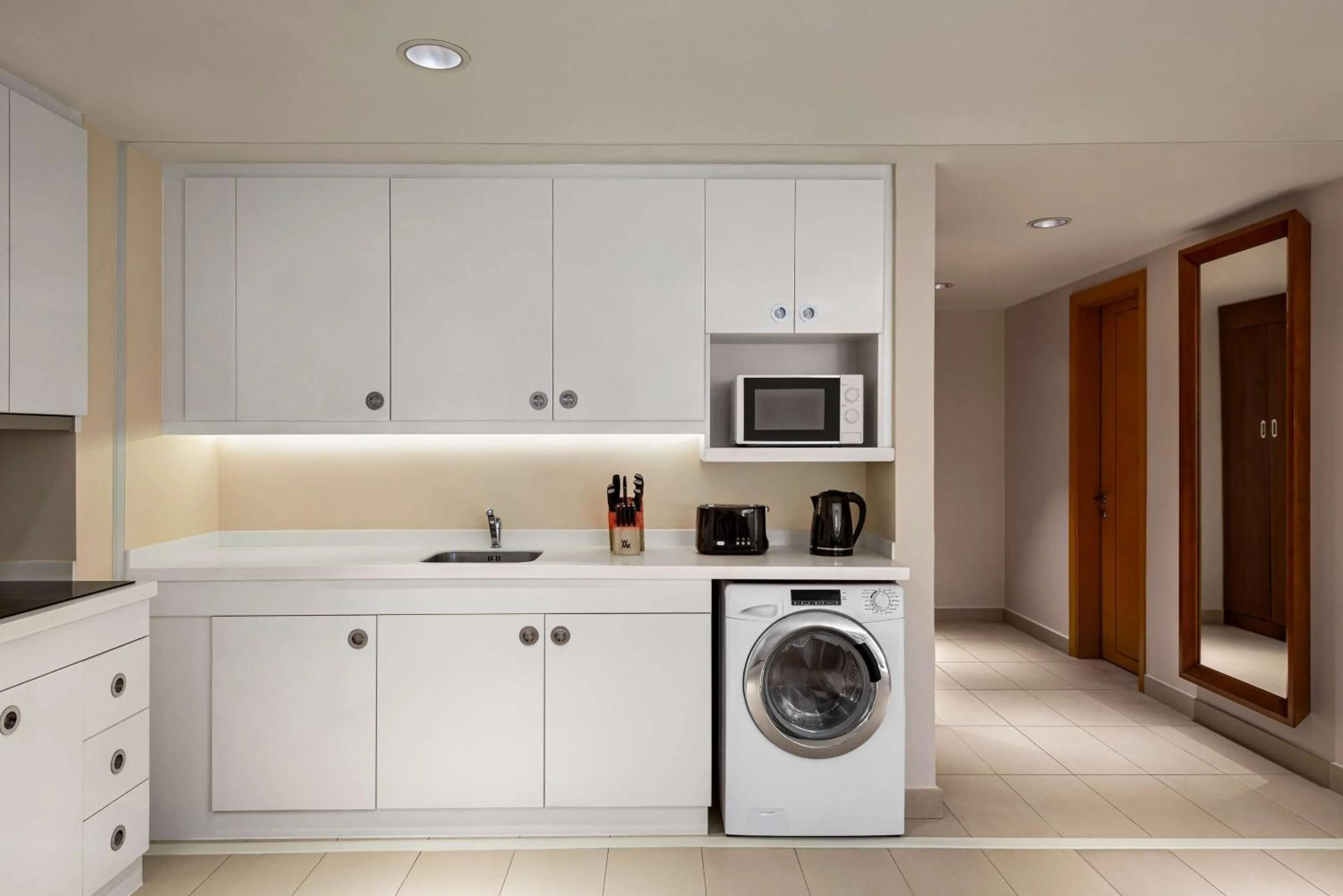 Kitchen or kitchenette in Levatio Suites Muscat, a member of Radisson Individuals