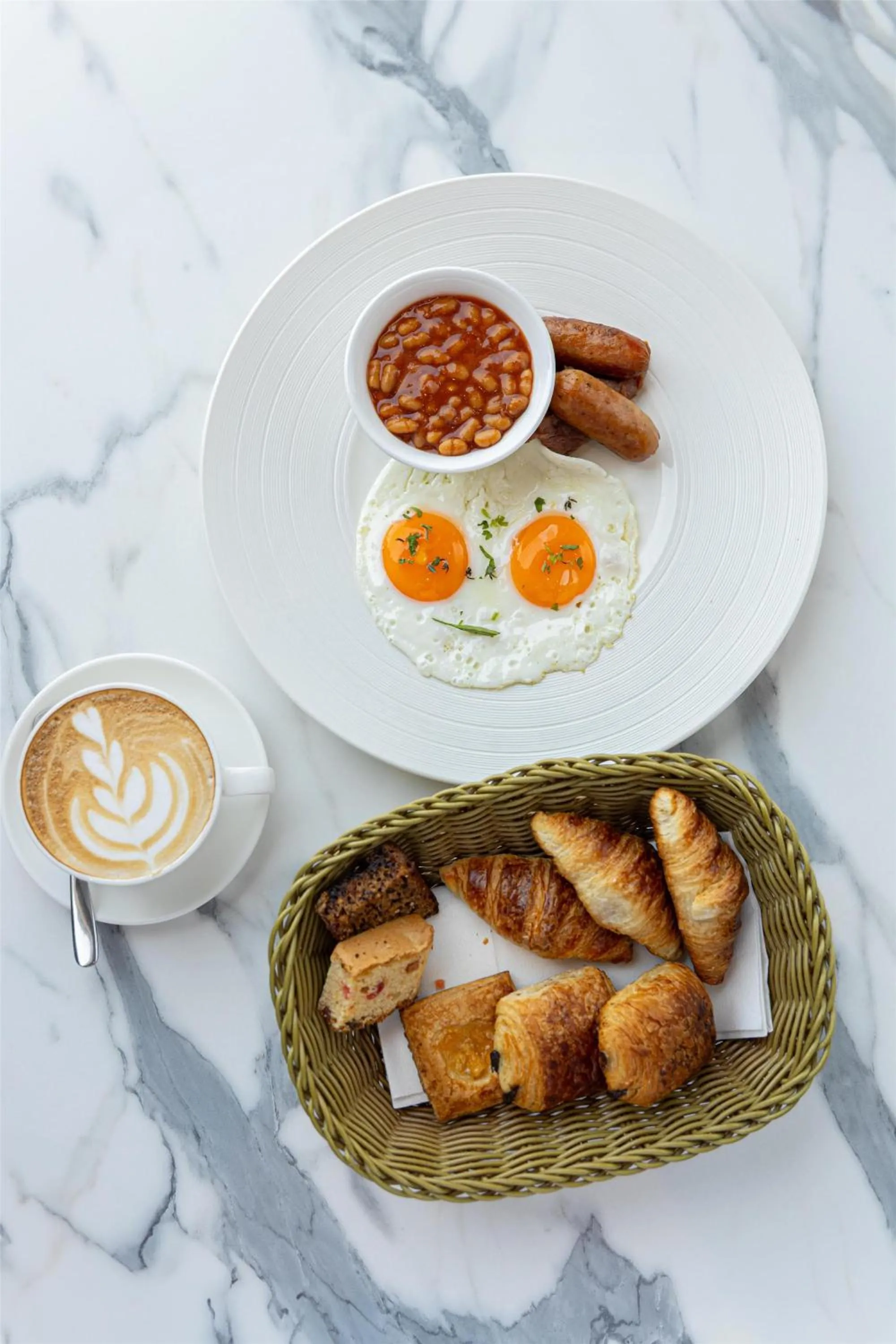 Food and drinks in Levatio Suites Muscat, a member of Radisson Individuals