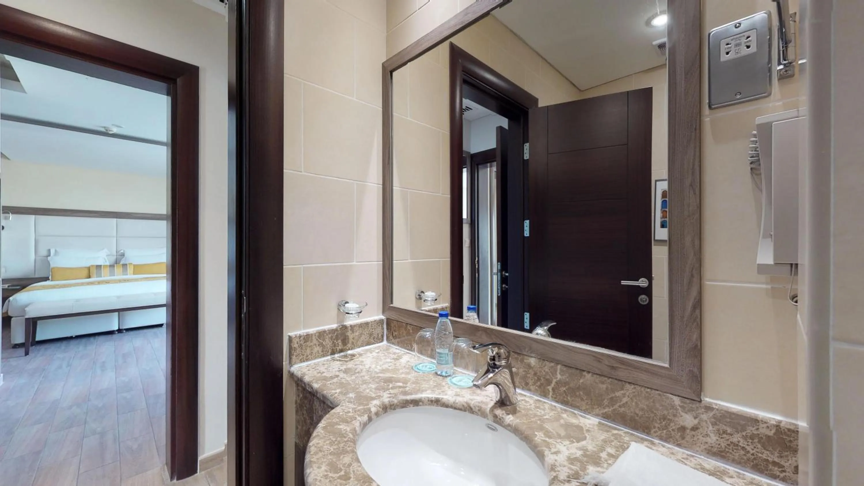 Bathroom, Bed in Simaisma A Murwab Resort