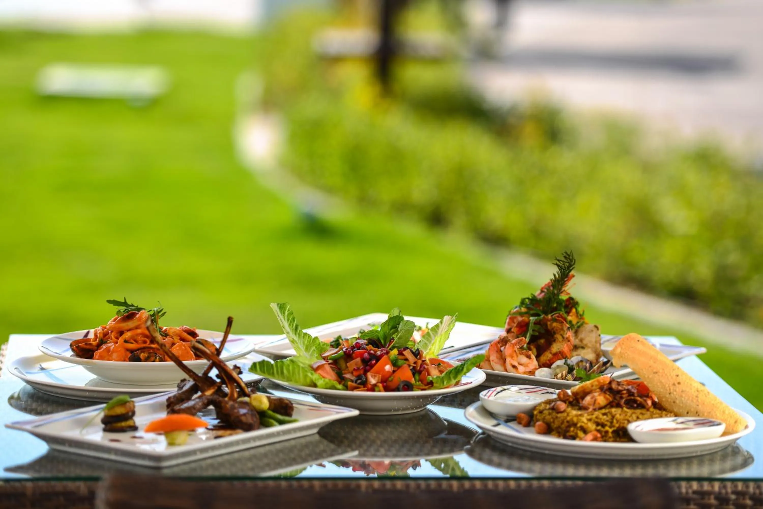 Restaurant/places to eat in Simaisma A Murwab Resort