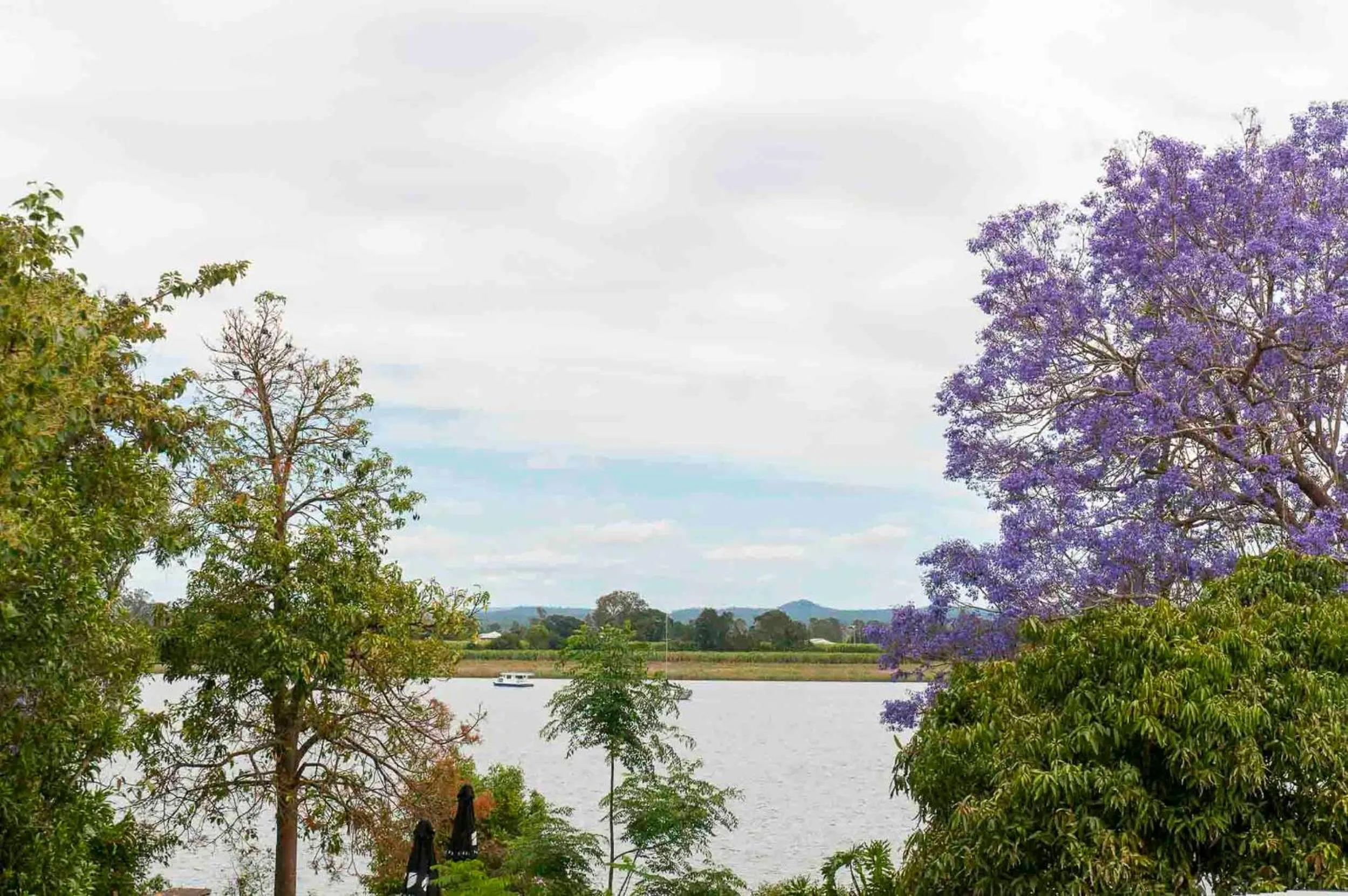 Lake view in Ulmarra Hotel