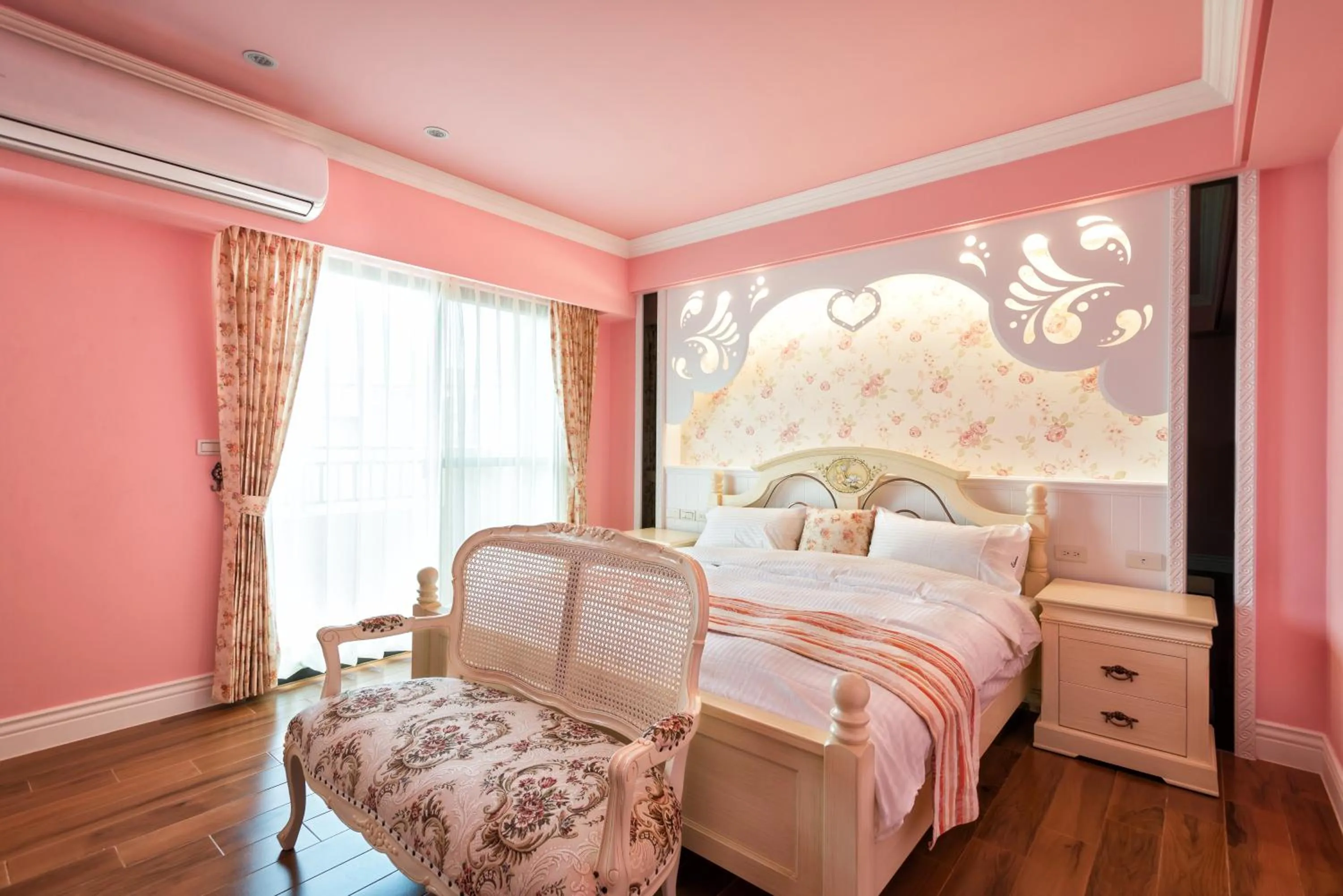 Photo of the whole room, Bed in 伊笛幔休閒民宿 電梯民宿 車位需預約