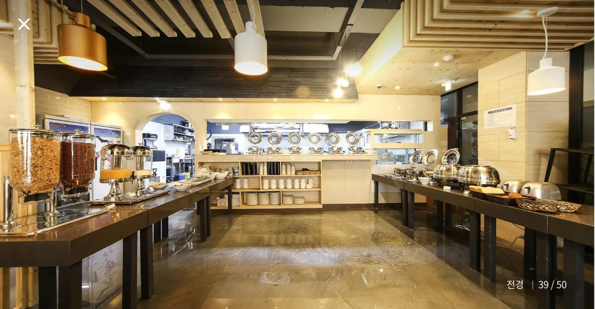 Restaurant/places to eat in TRT Hotel