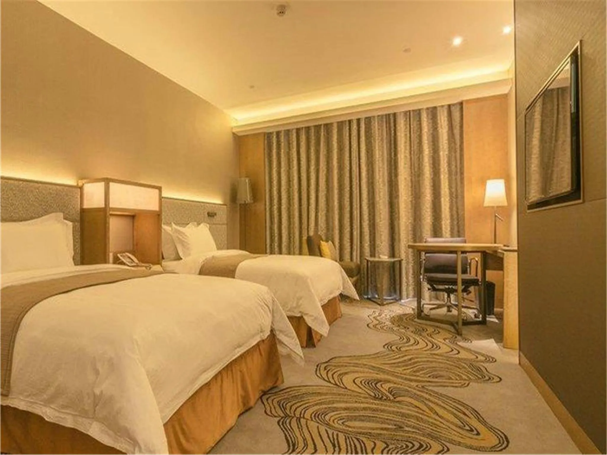 Photo of the whole room in The Summit Hotel