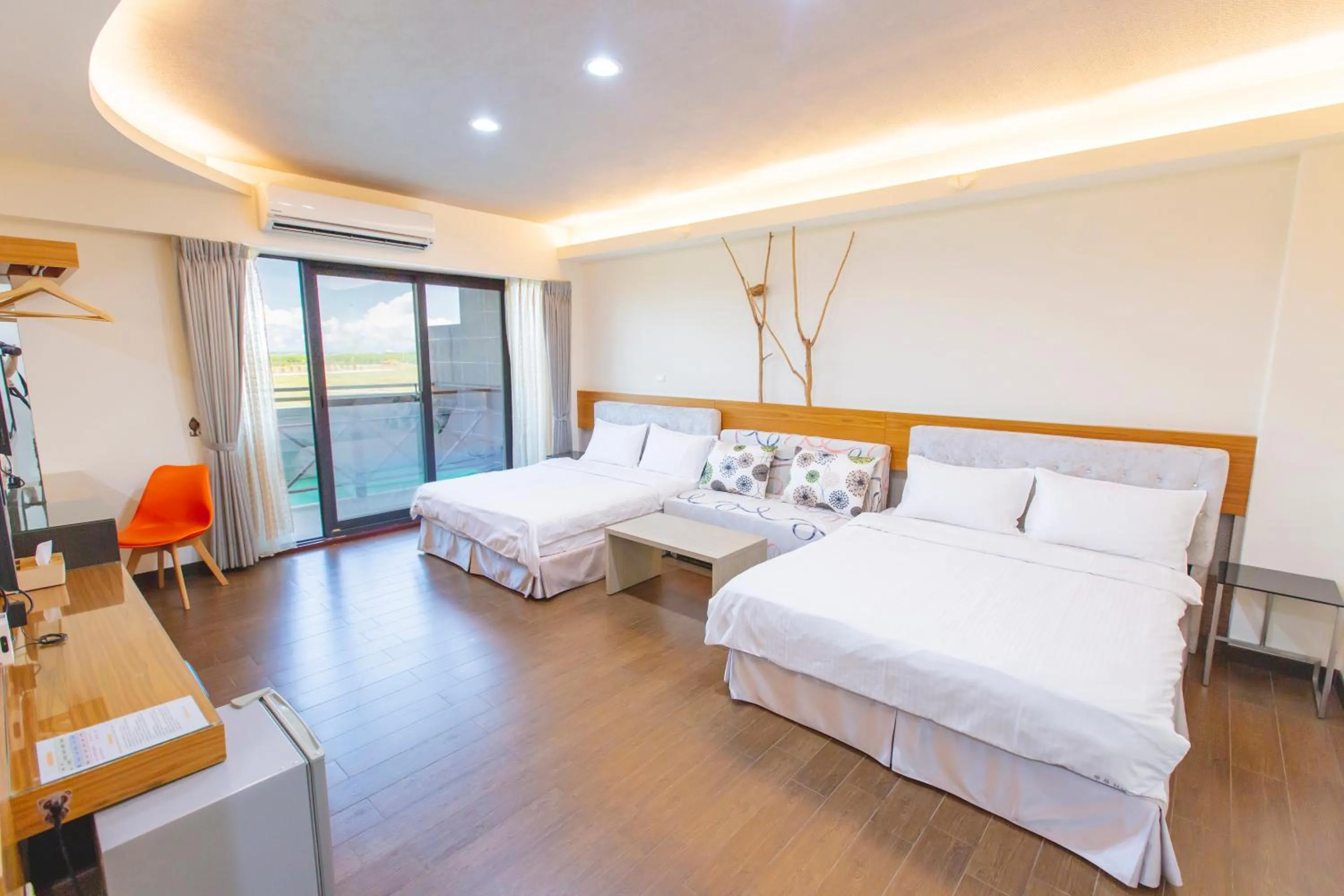 Photo of the whole room, Bed in Yi Le Homestay