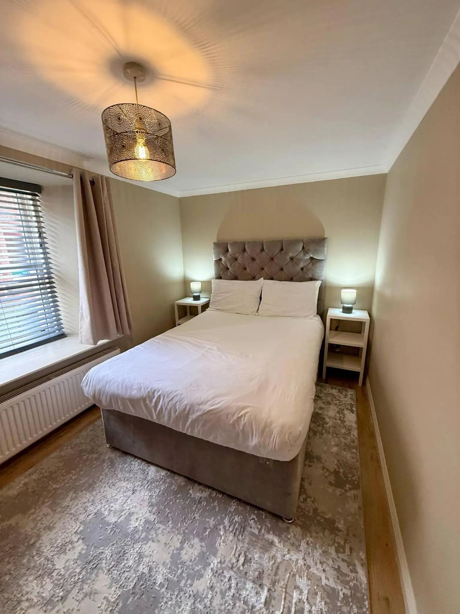 Property building, Bed in Airlie Arms Hotel