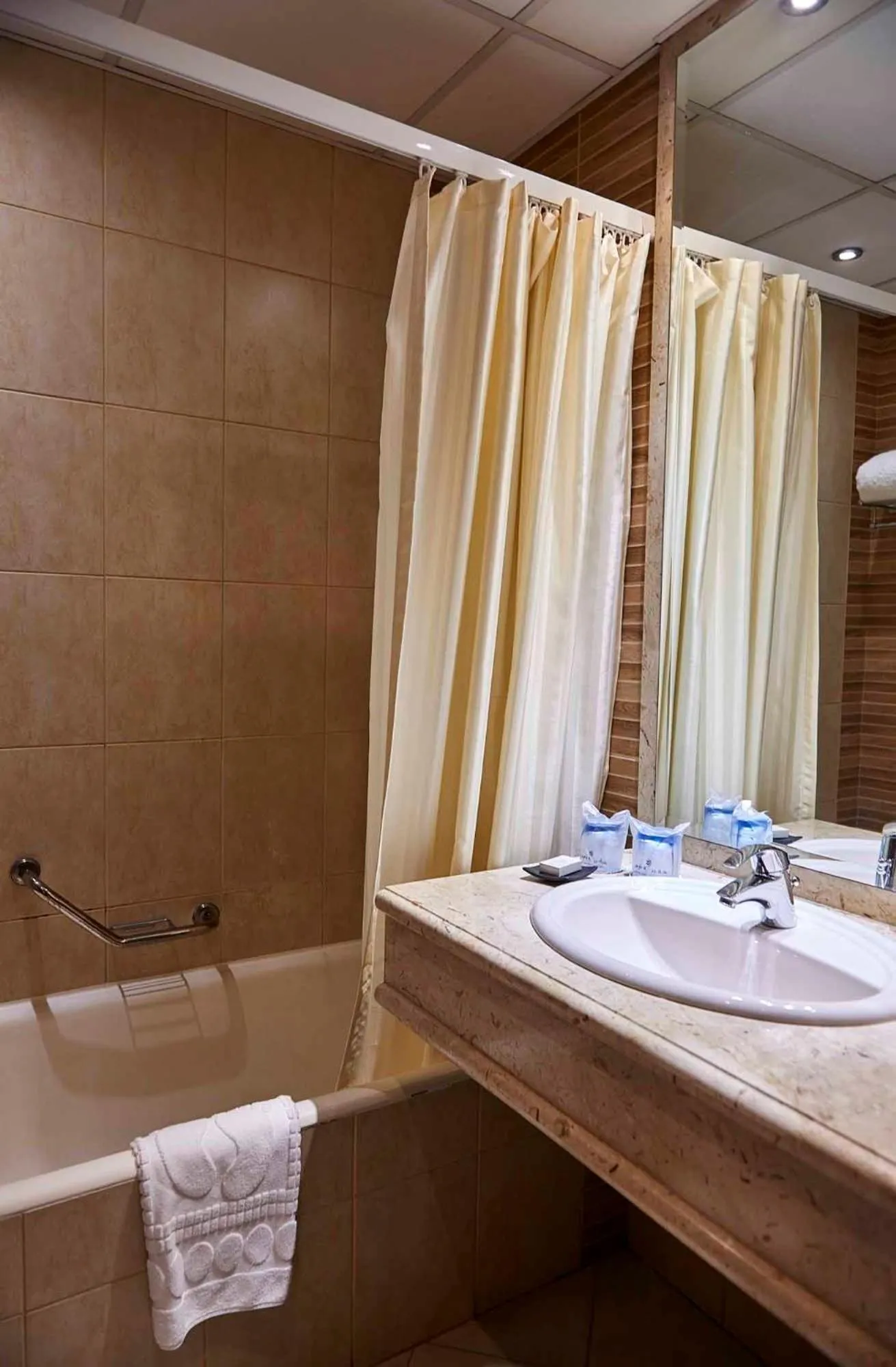Bathroom in Safir Hotel Cairo