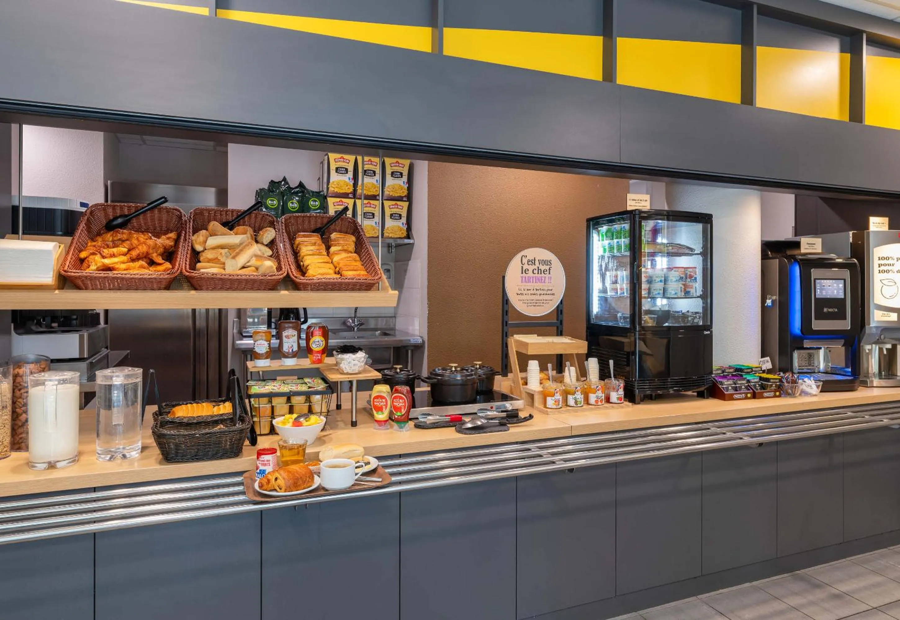 Buffet breakfast in B&B HOTEL Lyon Caluire Cité Internationale