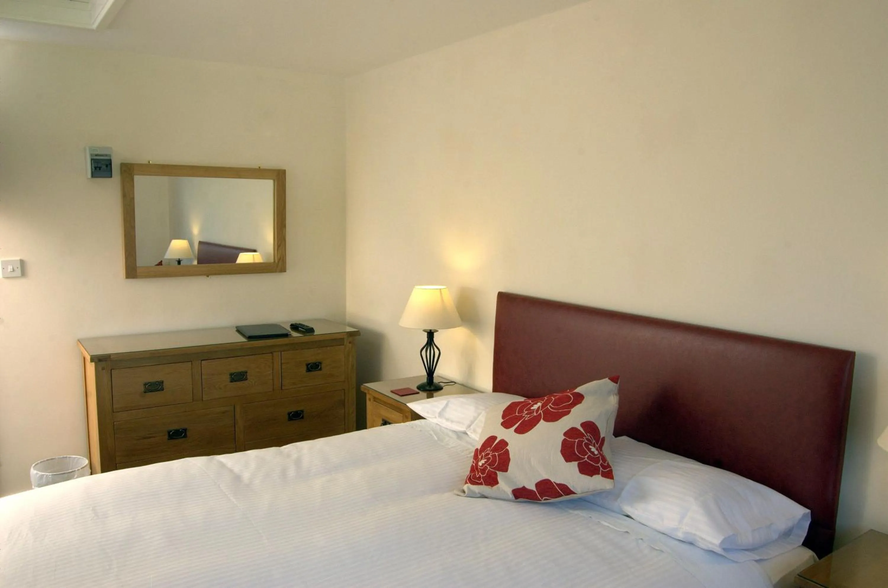 Bed in The New Inn Hotel