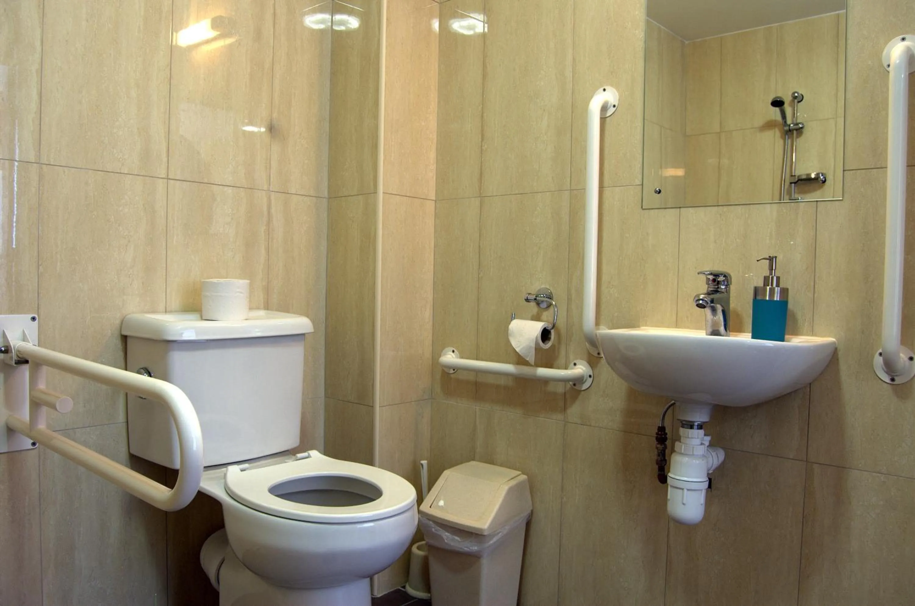 Bathroom in The New Inn Hotel